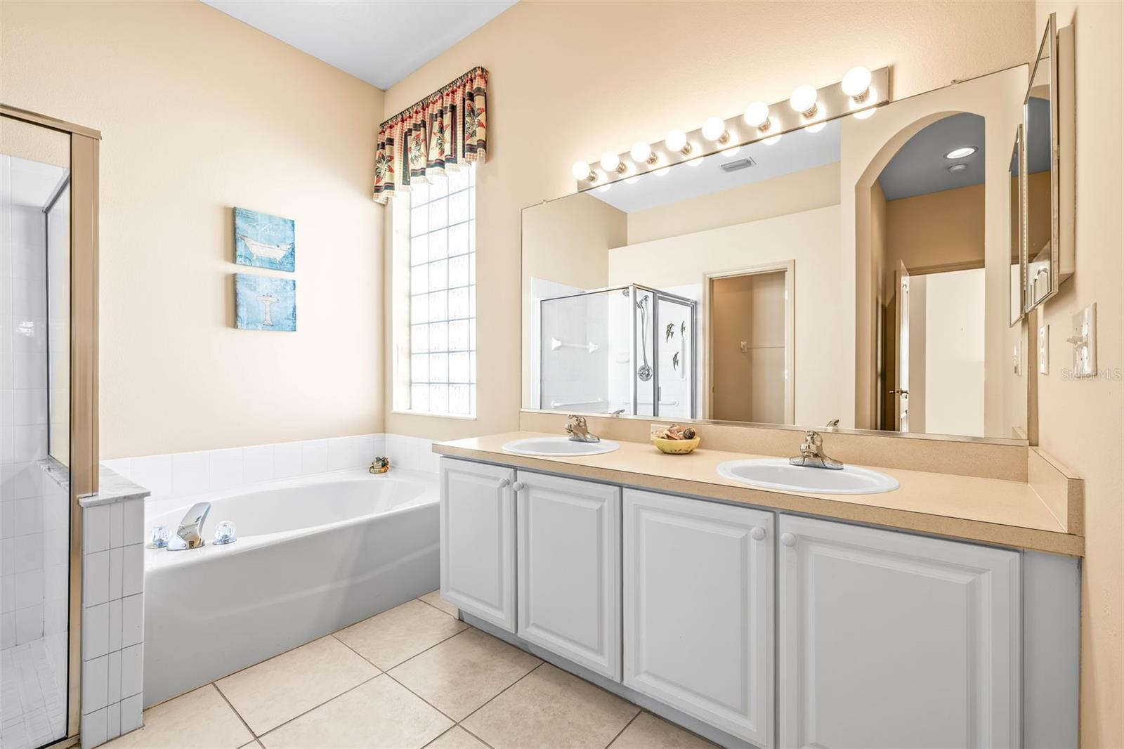 1330 MISTY GREENS DR, SUN CITY CENTER, FL, 33573