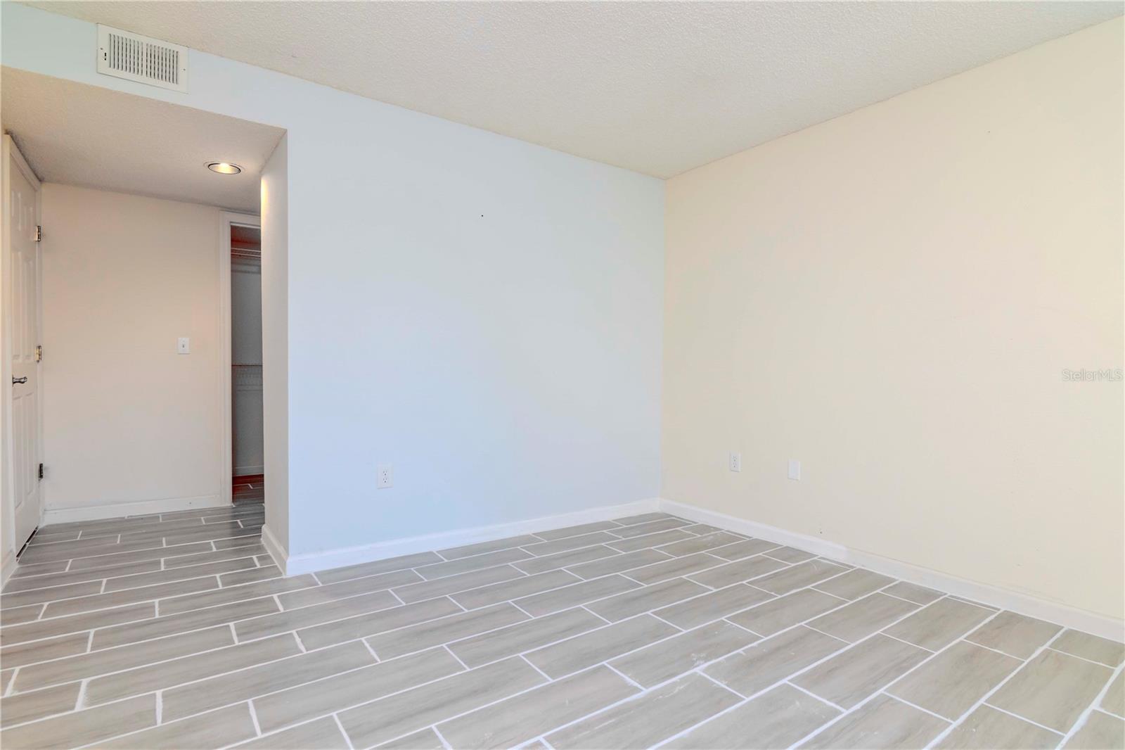 2500 WINDING CREEK BLVD #G106, CLEARWATER, FL, 33761