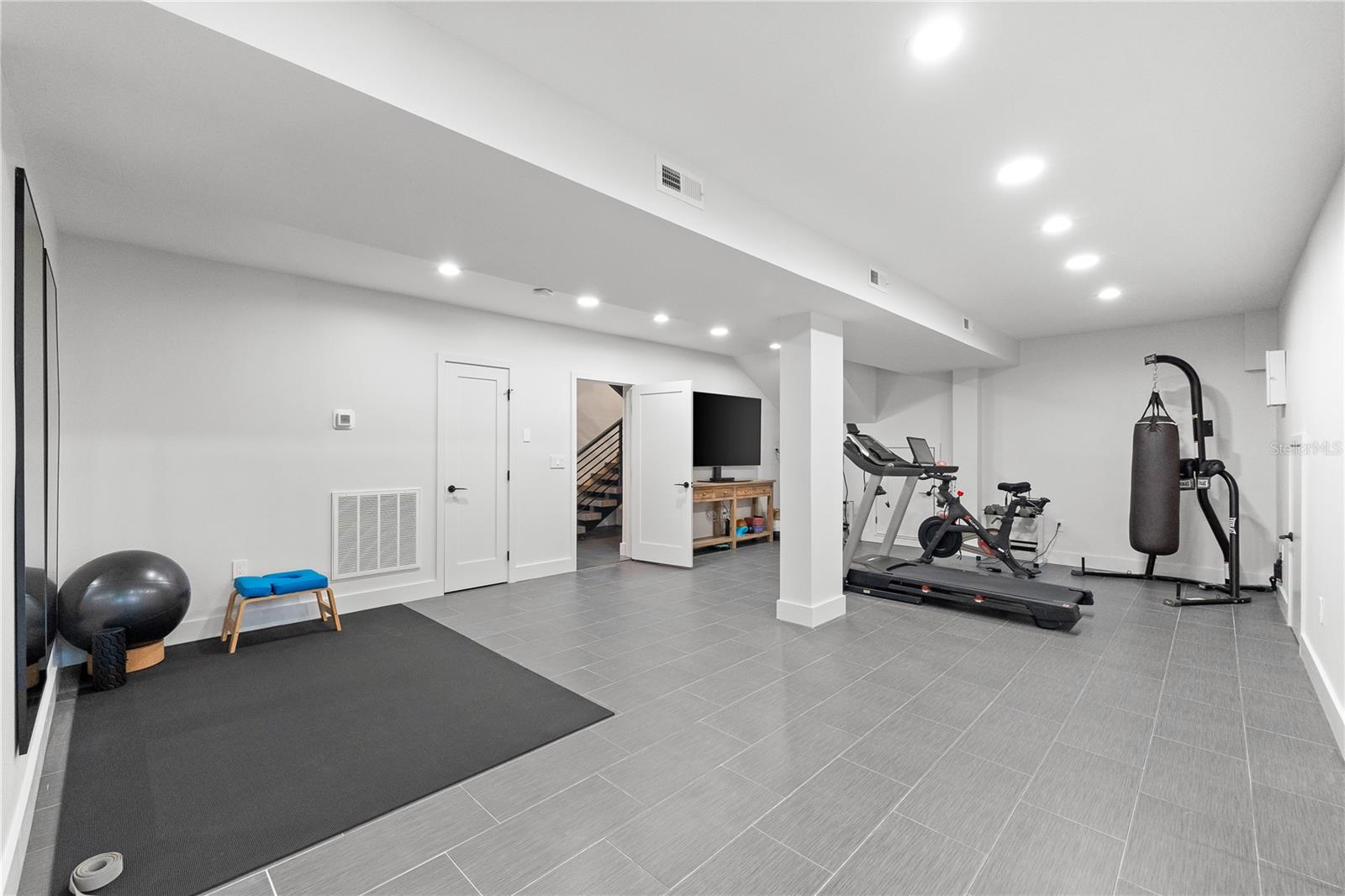 5235 SIESTA COVE DR, SARASOTA, FL, 34242