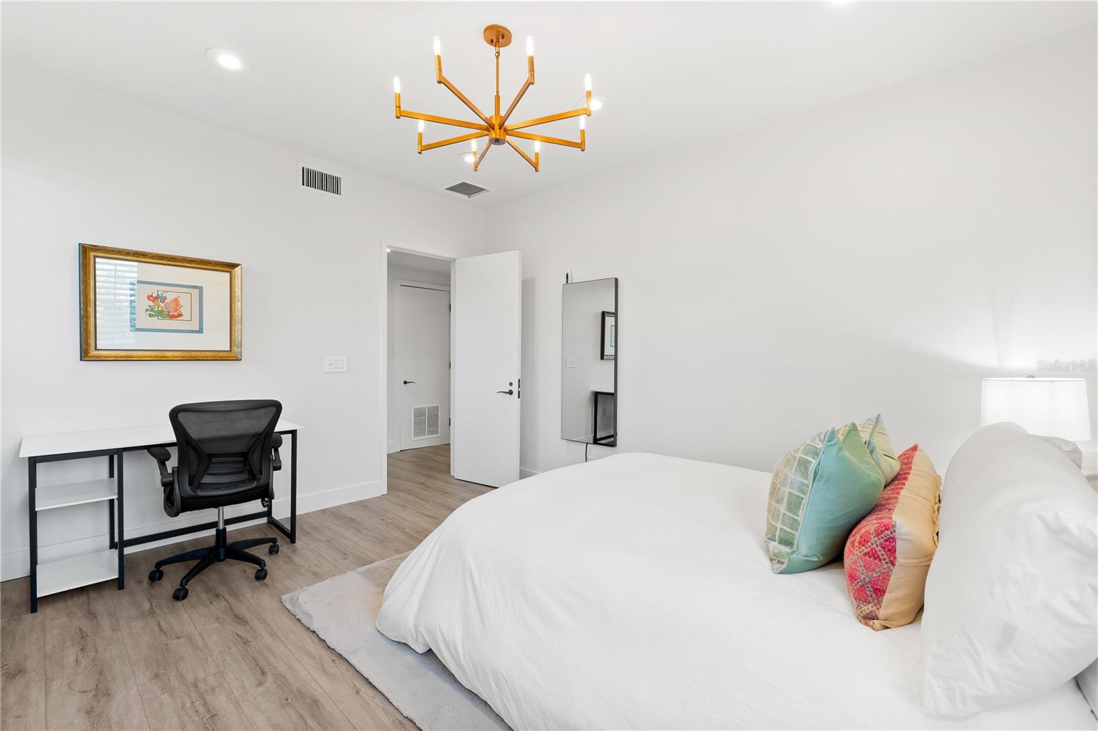 5235 SIESTA COVE DR, SARASOTA, FL, 34242
