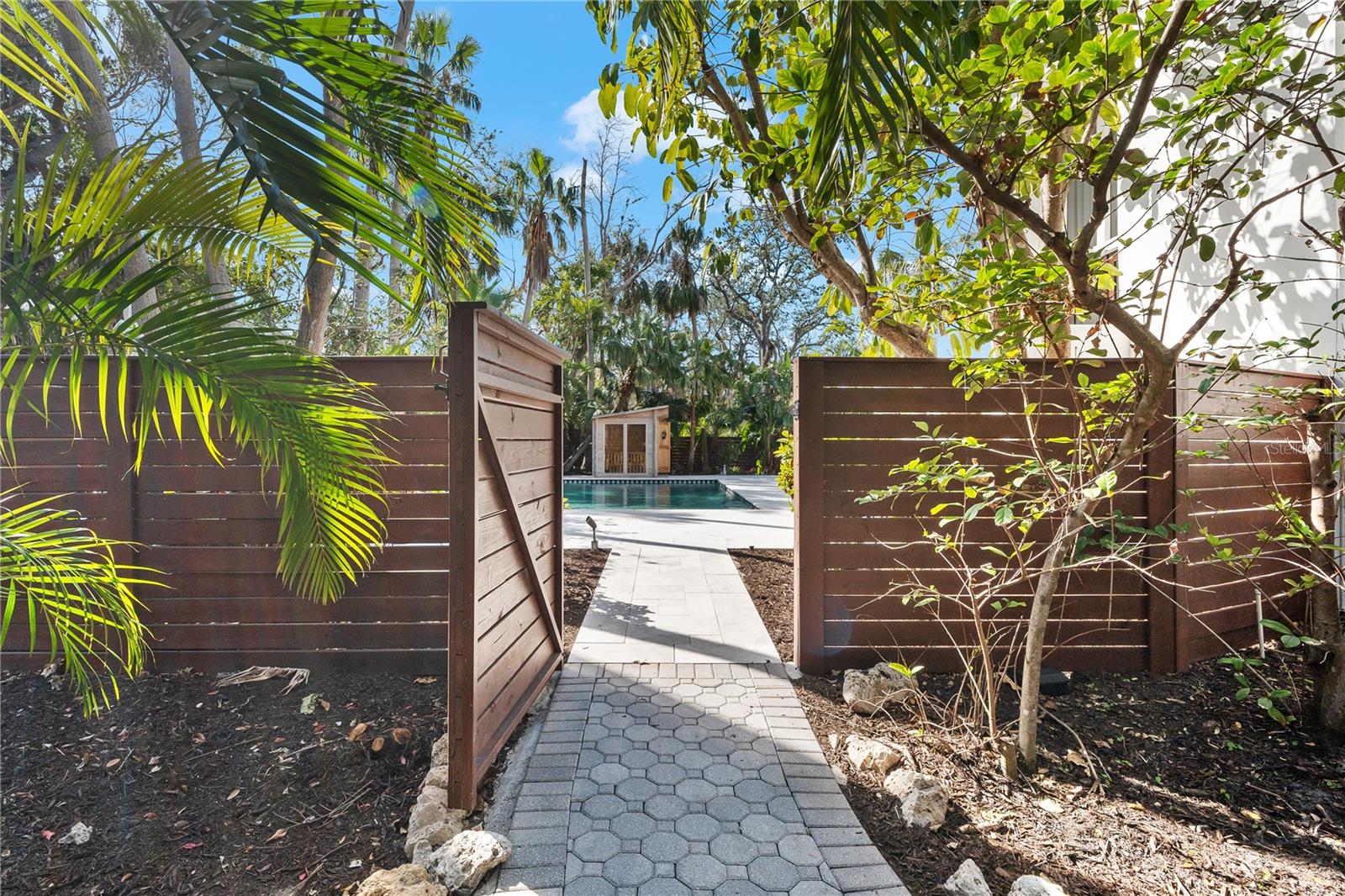 5235 SIESTA COVE DR, SARASOTA, FL, 34242