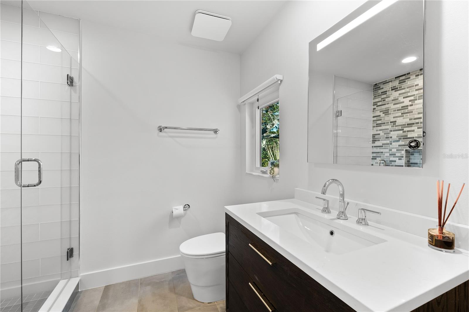 5235 SIESTA COVE DR, SARASOTA, FL, 34242