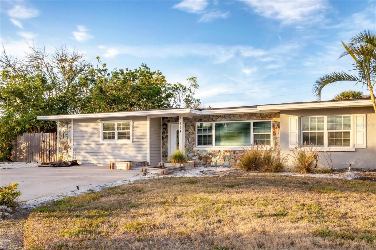 5118 6TH AVENUE DR W, BRADENTON, FL, 34209
