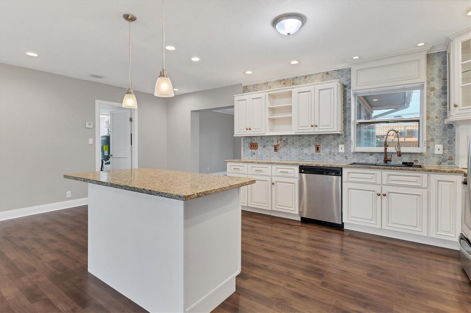 5118 6TH AVENUE DR W, BRADENTON, FL, 34209