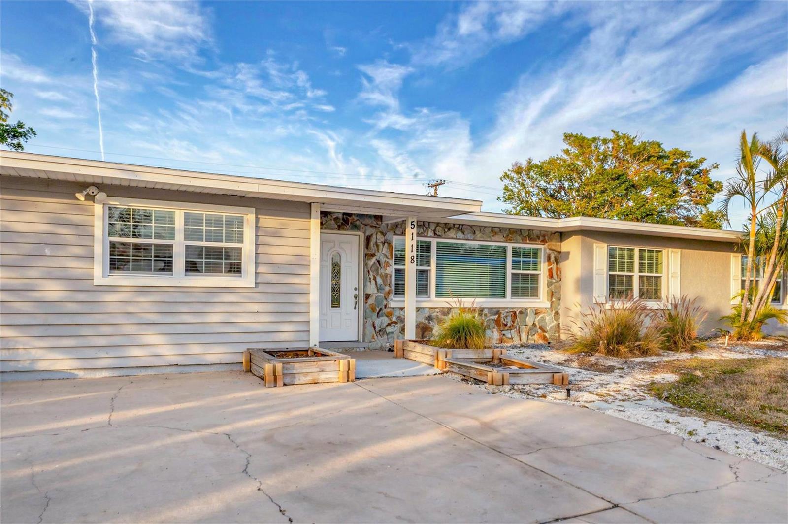 5118 6TH AVENUE DR W, BRADENTON, FL, 34209