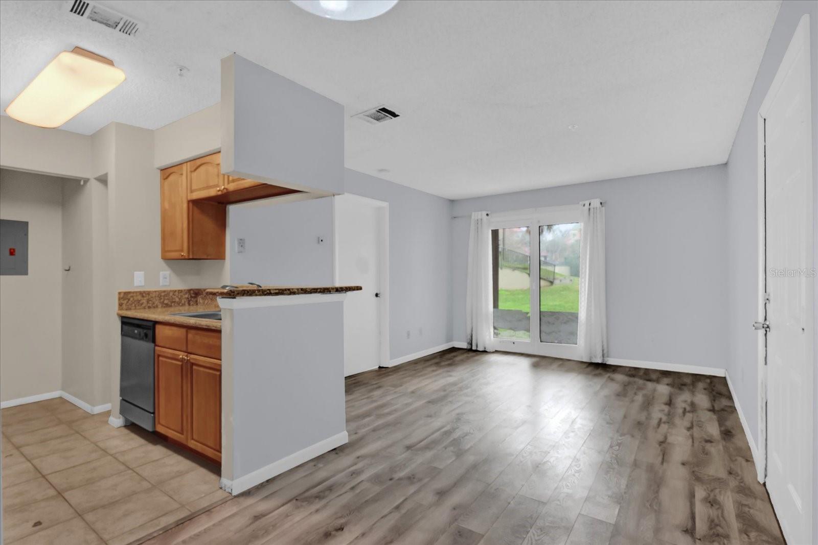 216 AFTON SQ #103, ALTAMONTE SPRINGS, FL, 32714