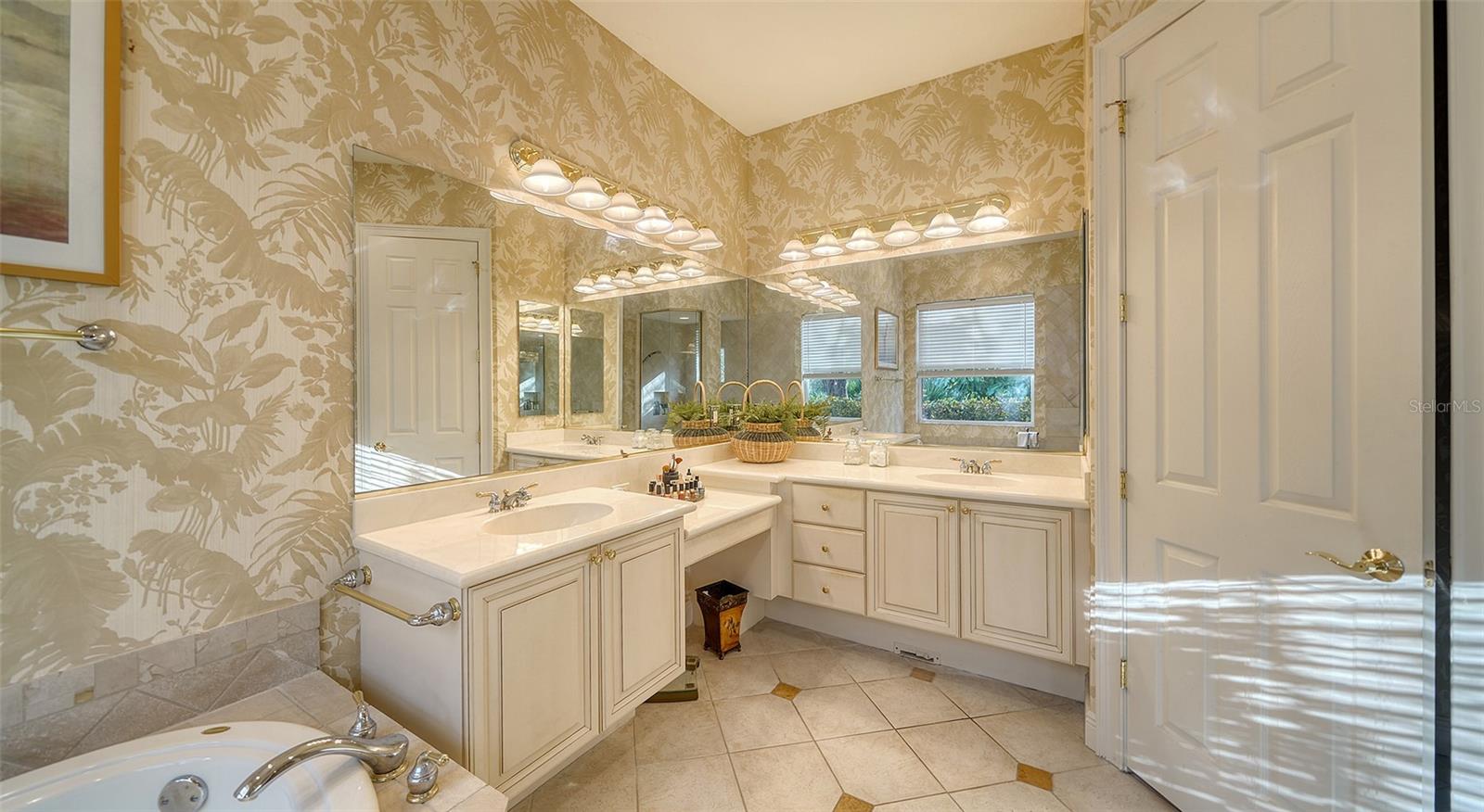 1712 GRANDE PARK DR, ENGLEWOOD, FL, 34223