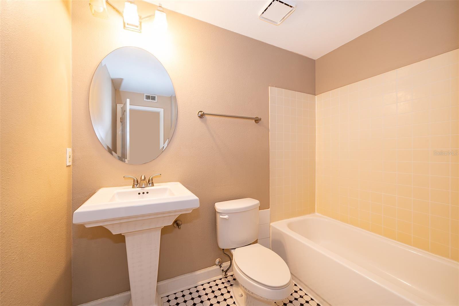 2013 DIXIE BELLE DR #F, ORLANDO, FL, 32812