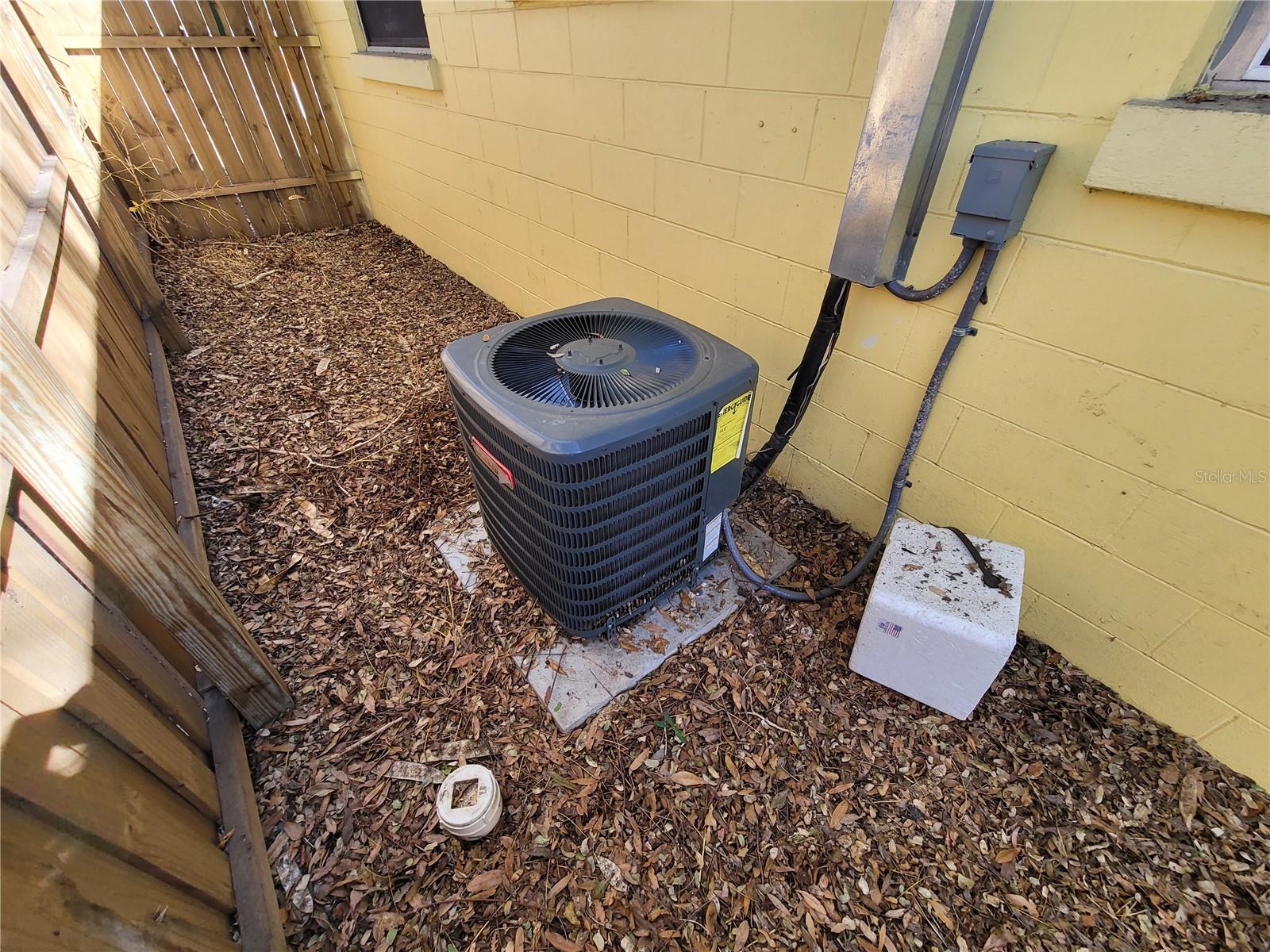 627 WASHINGTON AVE, LAKE WALES, FL, 33853