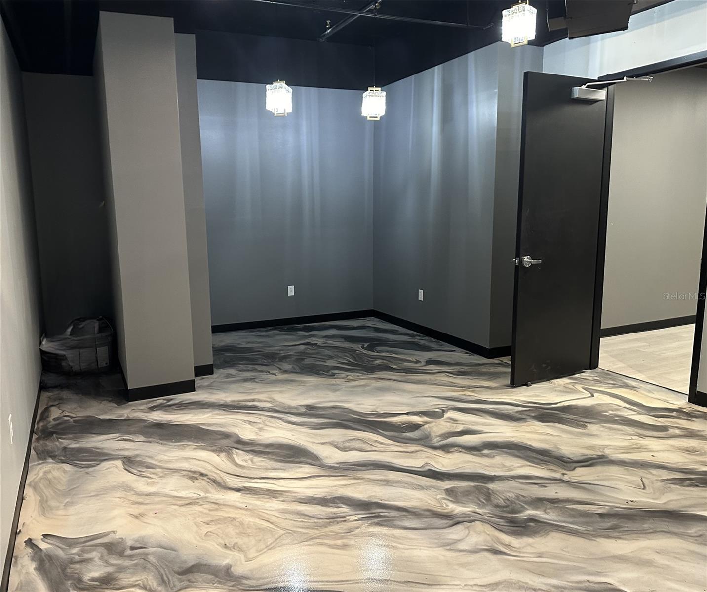 1100 CLEVELAND #B, CLEARWATER, FL, 33755