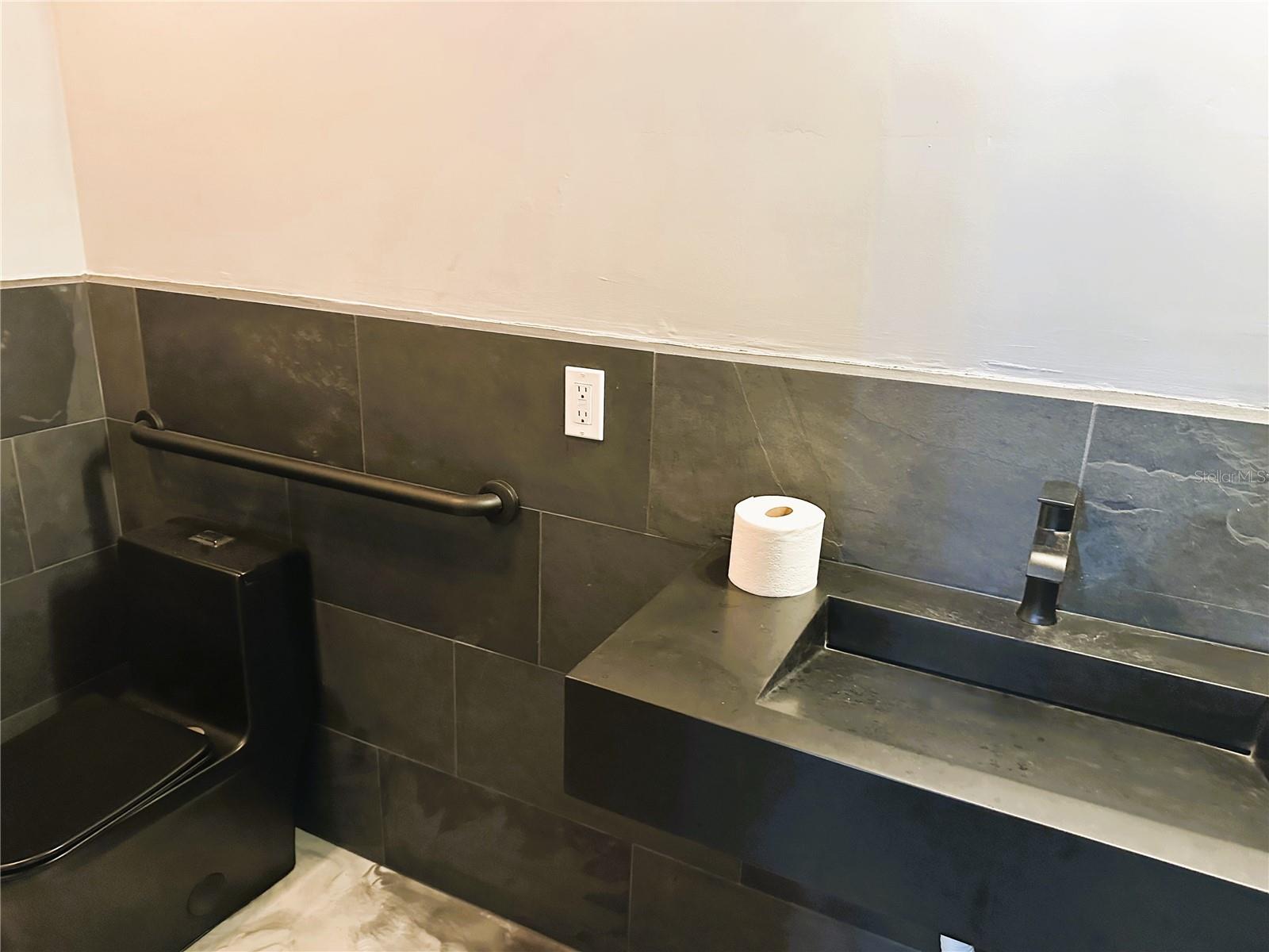 1100 CLEVELAND #B, CLEARWATER, FL, 33755