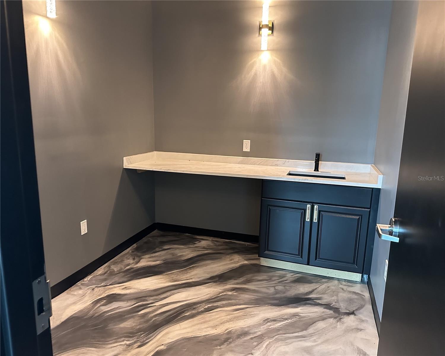 1100 CLEVELAND #B, CLEARWATER, FL, 33755