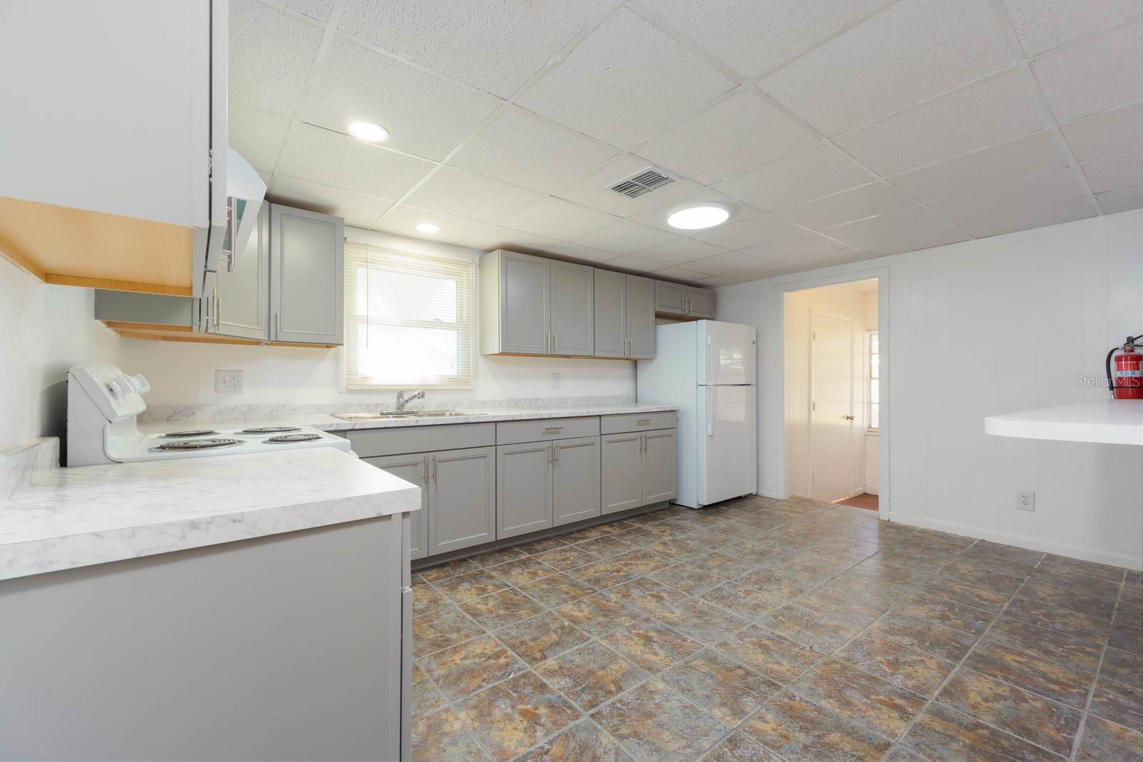 2009 WINDSOR WAY, TAMPA, FL, 33619