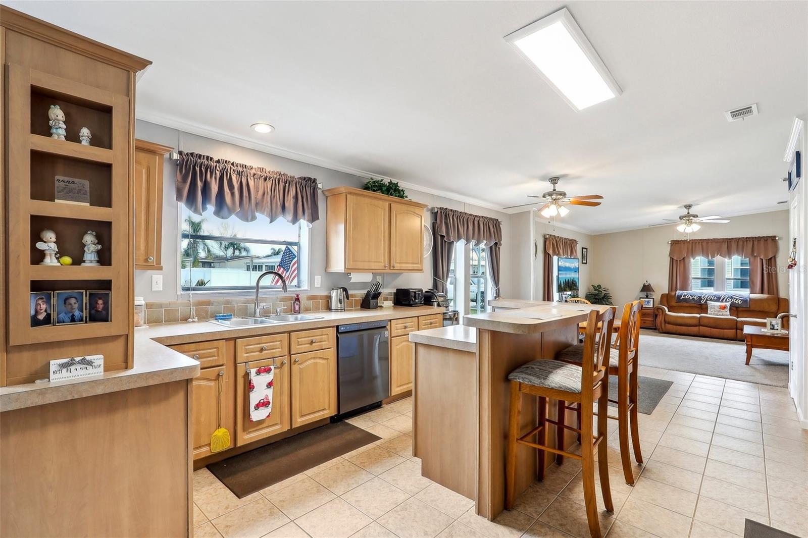 555 LINDSEY DR, LAKELAND, FL, 33809