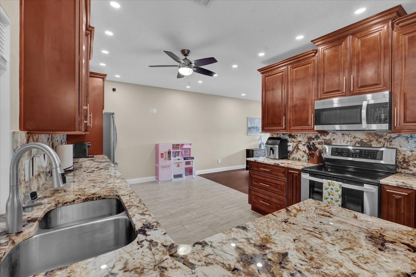 3601 MOSS POINTE PL, LAKE MARY, FL, 32746