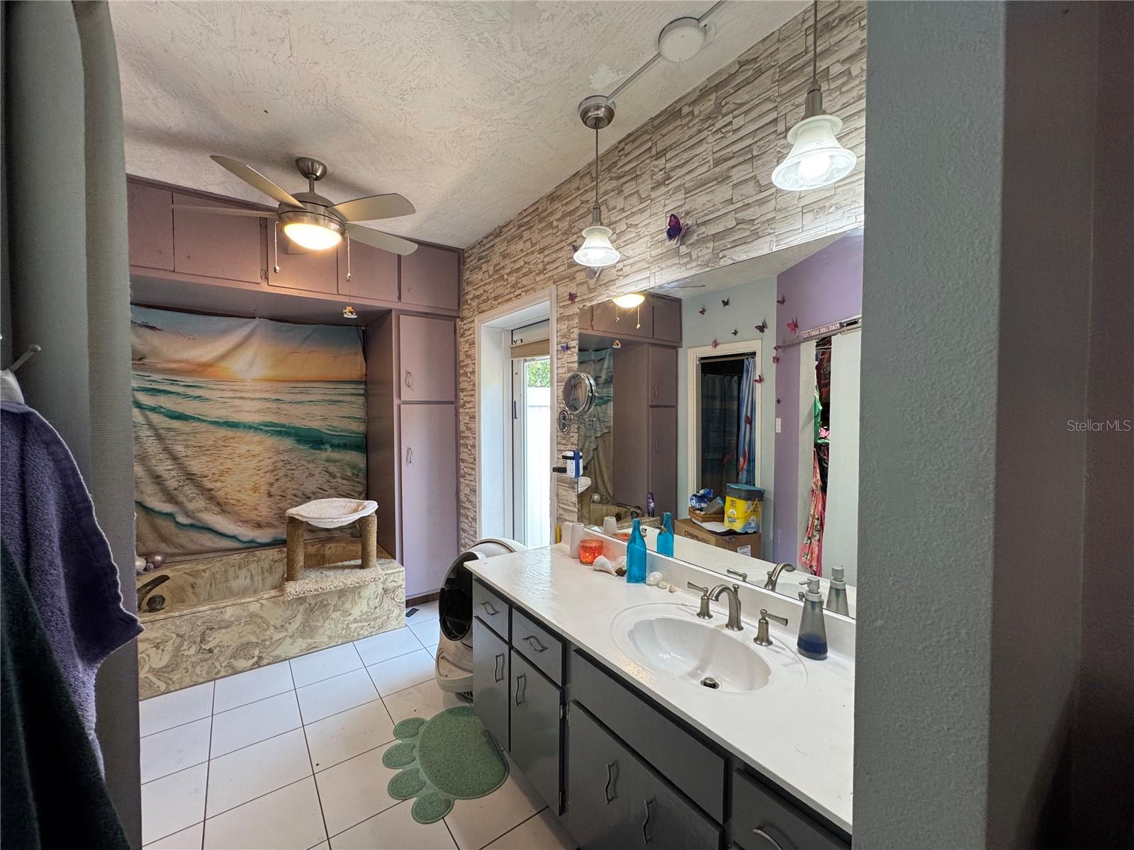 2046 WINDING OAKS DR, PALM HARBOR, FL, 34683