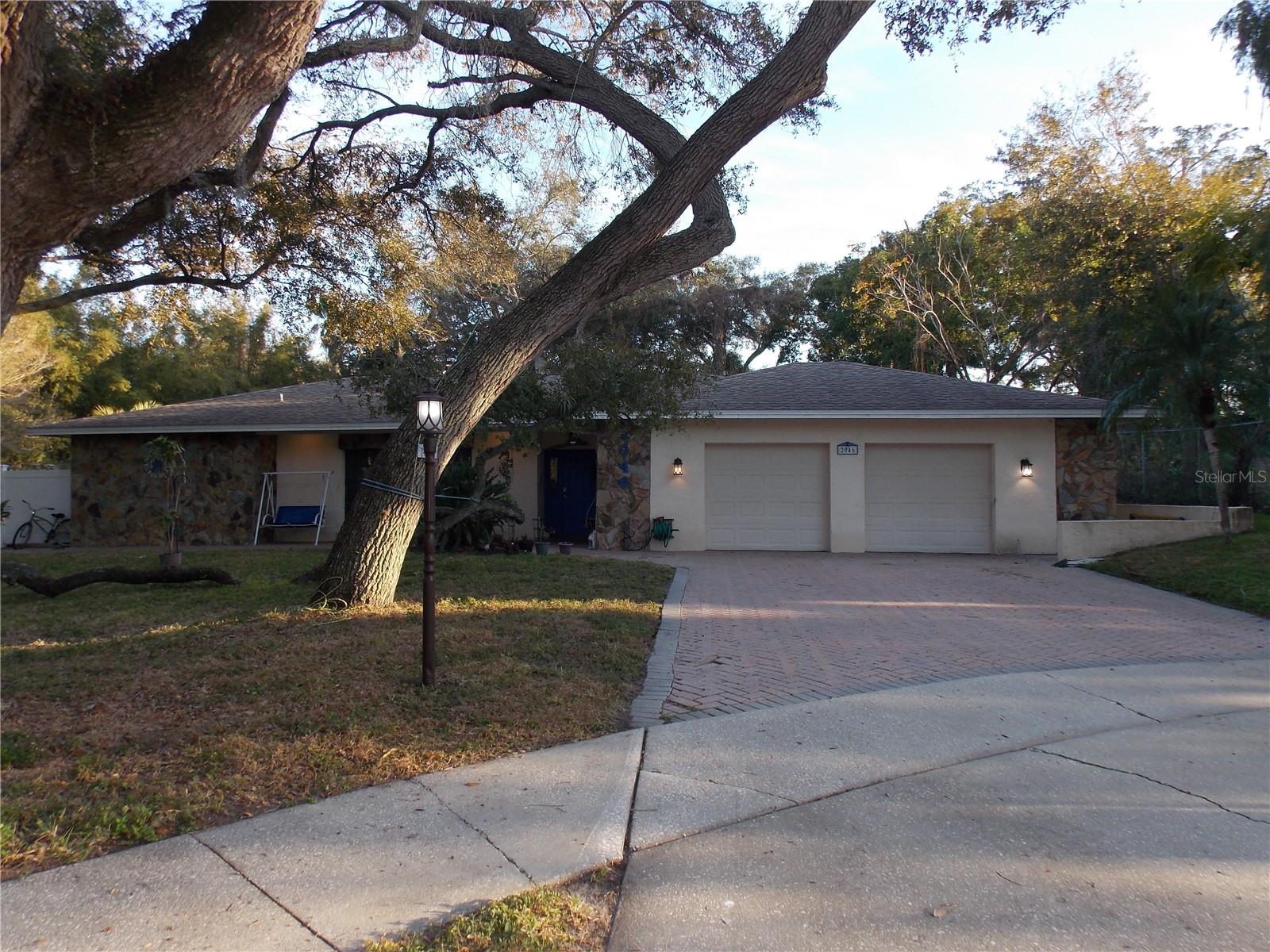 2046 WINDING OAKS DR, PALM HARBOR, FL, 34683