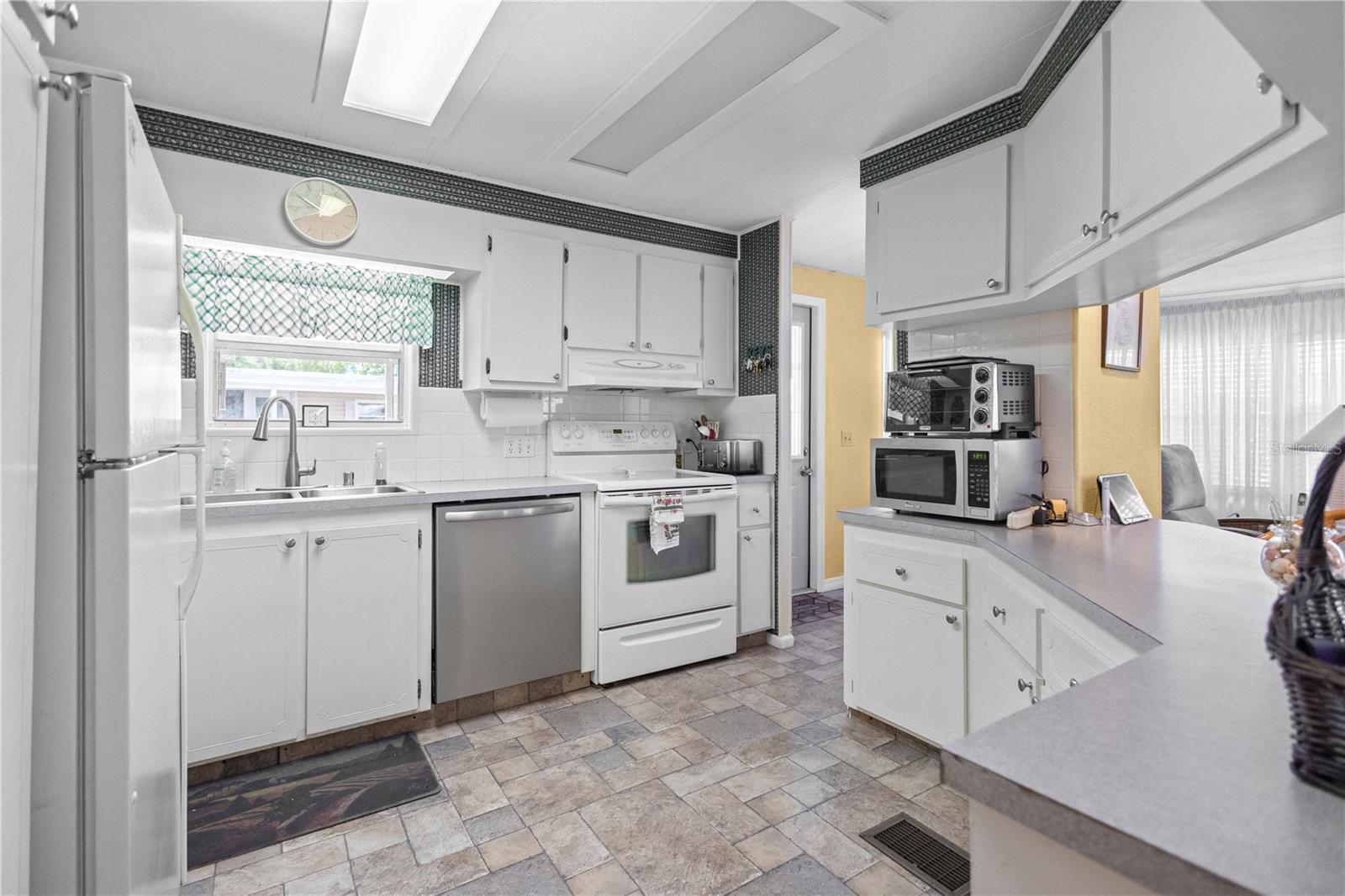 2100 KINGS HWY #27, PORT CHARLOTTE, FL, 33980