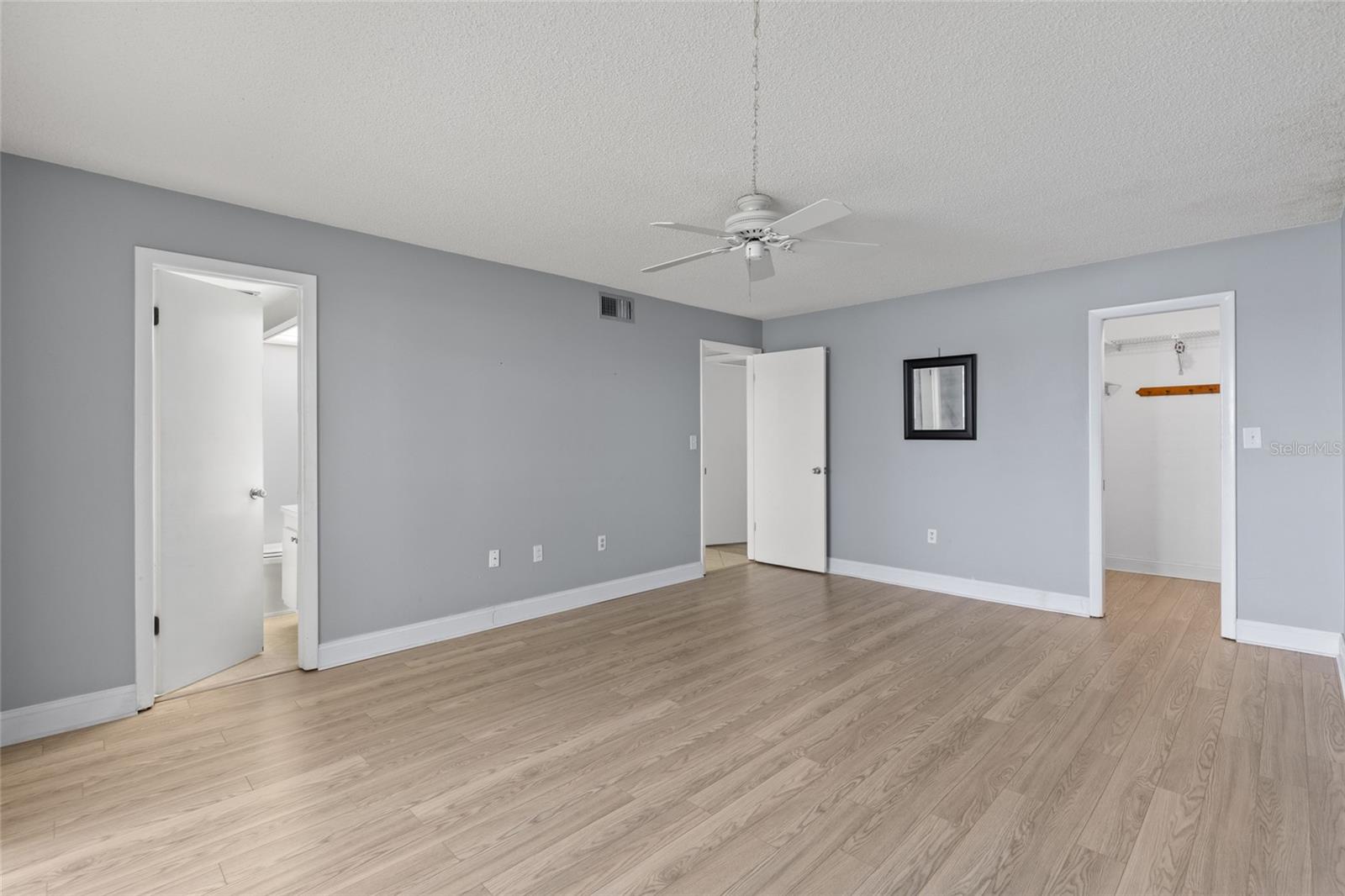 4775 COVE CIR #202, ST PETERSBURG, FL, 33708