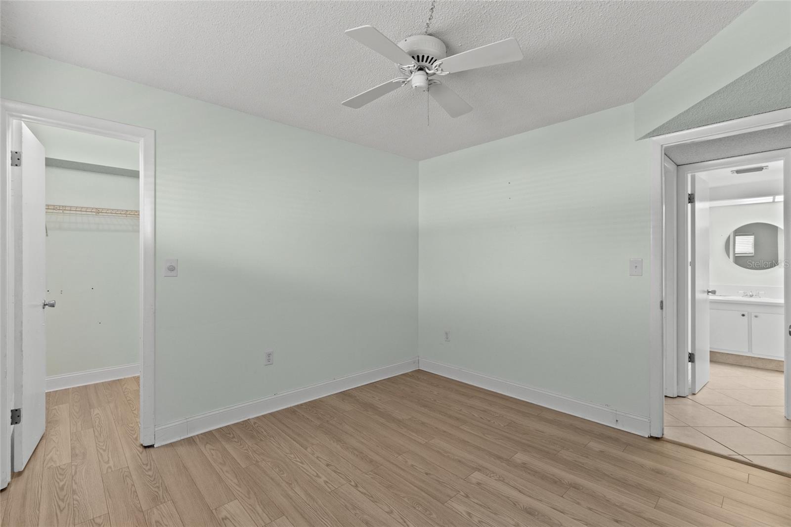 4775 COVE CIR #202, ST PETERSBURG, FL, 33708