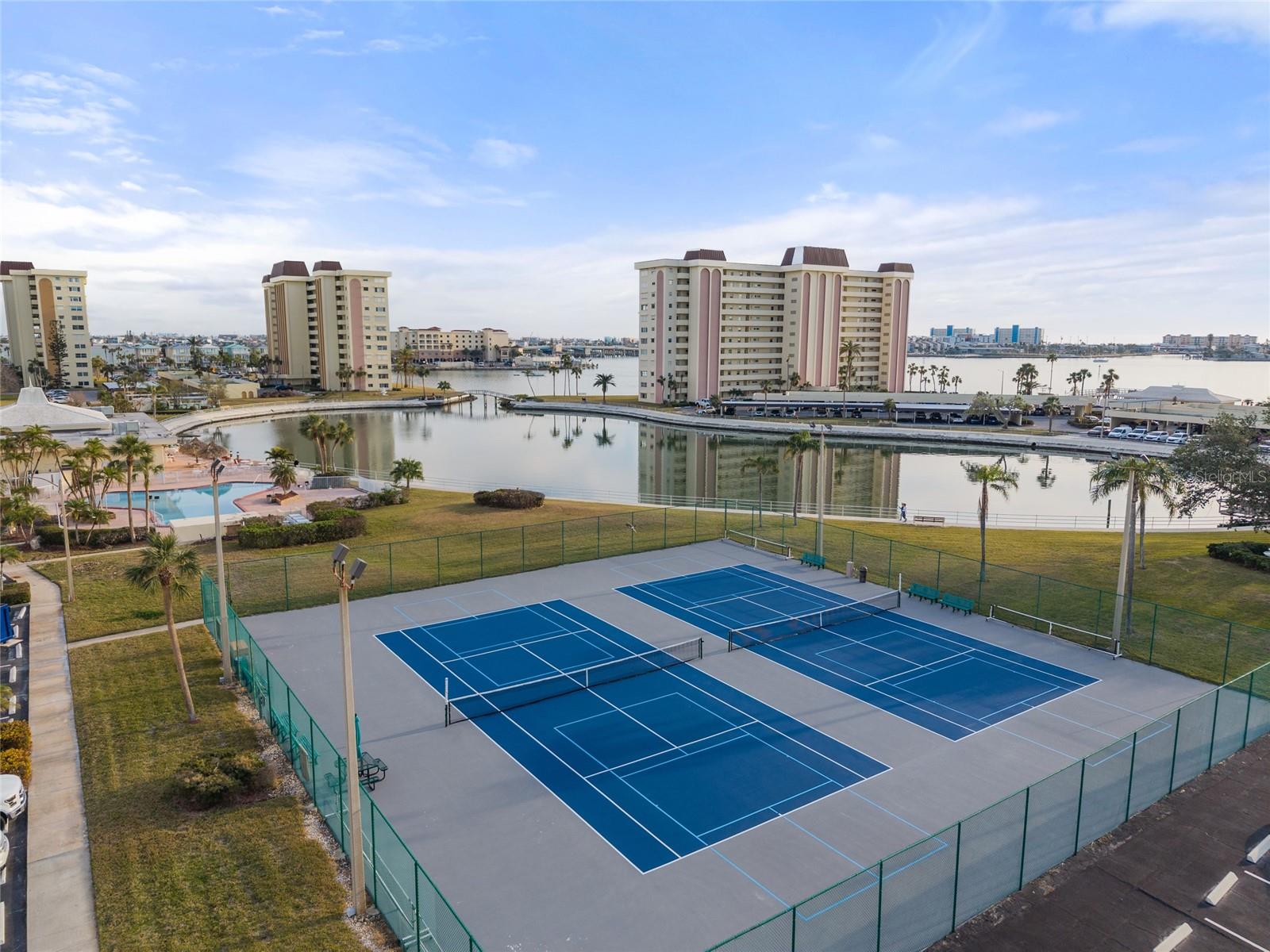 4775 COVE CIR #202, ST PETERSBURG, FL, 33708