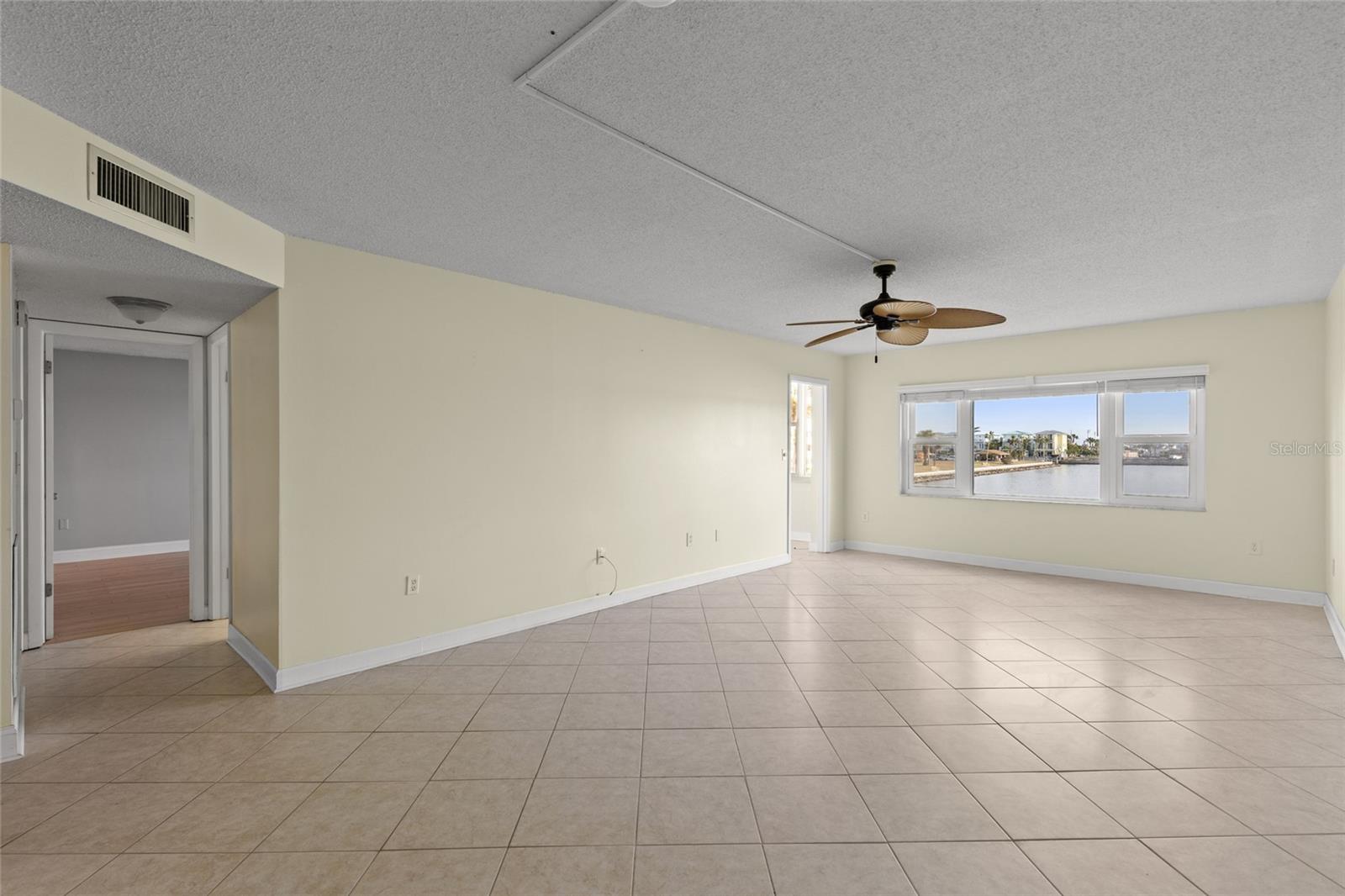 4775 COVE CIR #202, ST PETERSBURG, FL, 33708