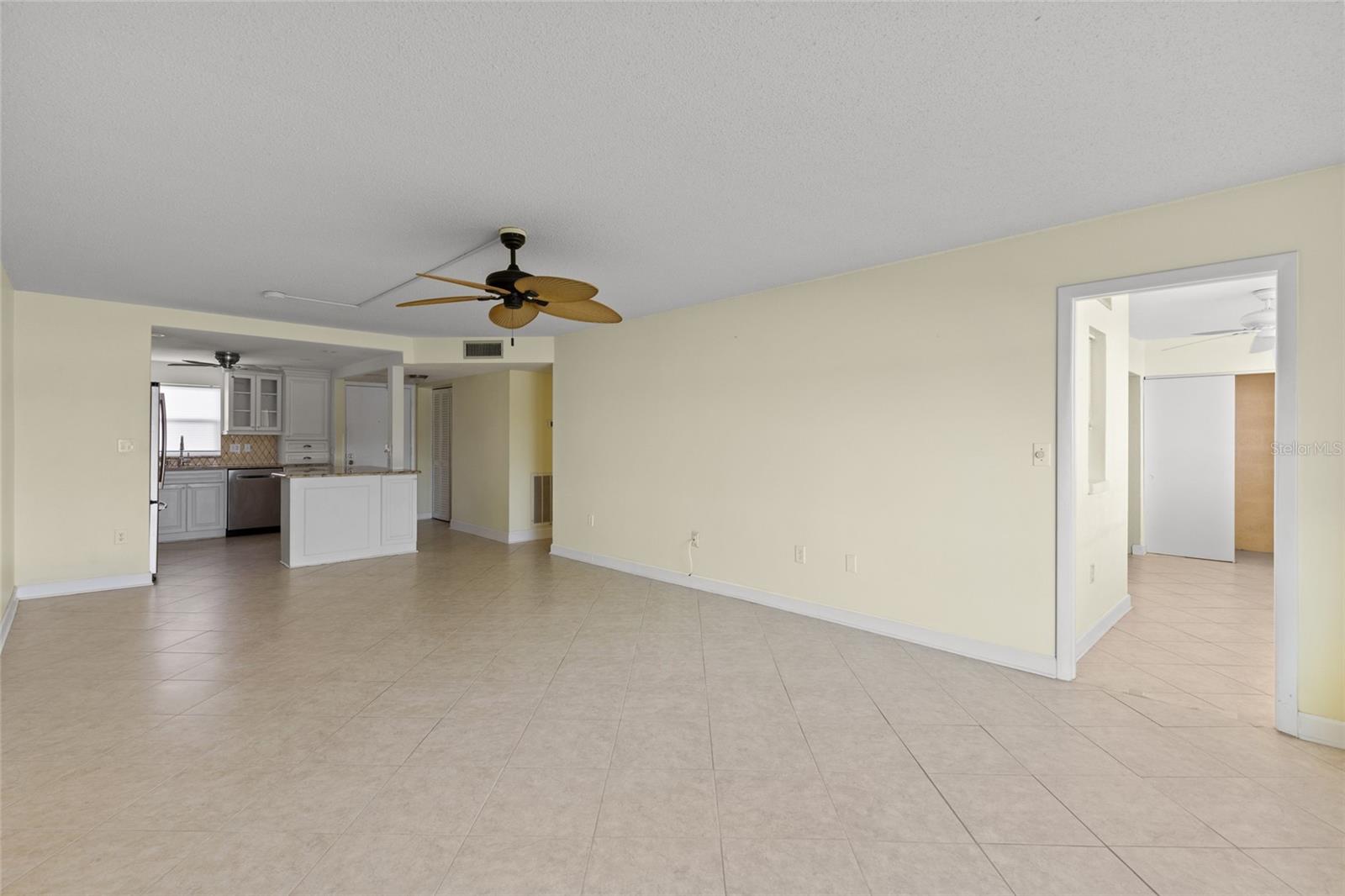 4775 COVE CIR #202, ST PETERSBURG, FL, 33708