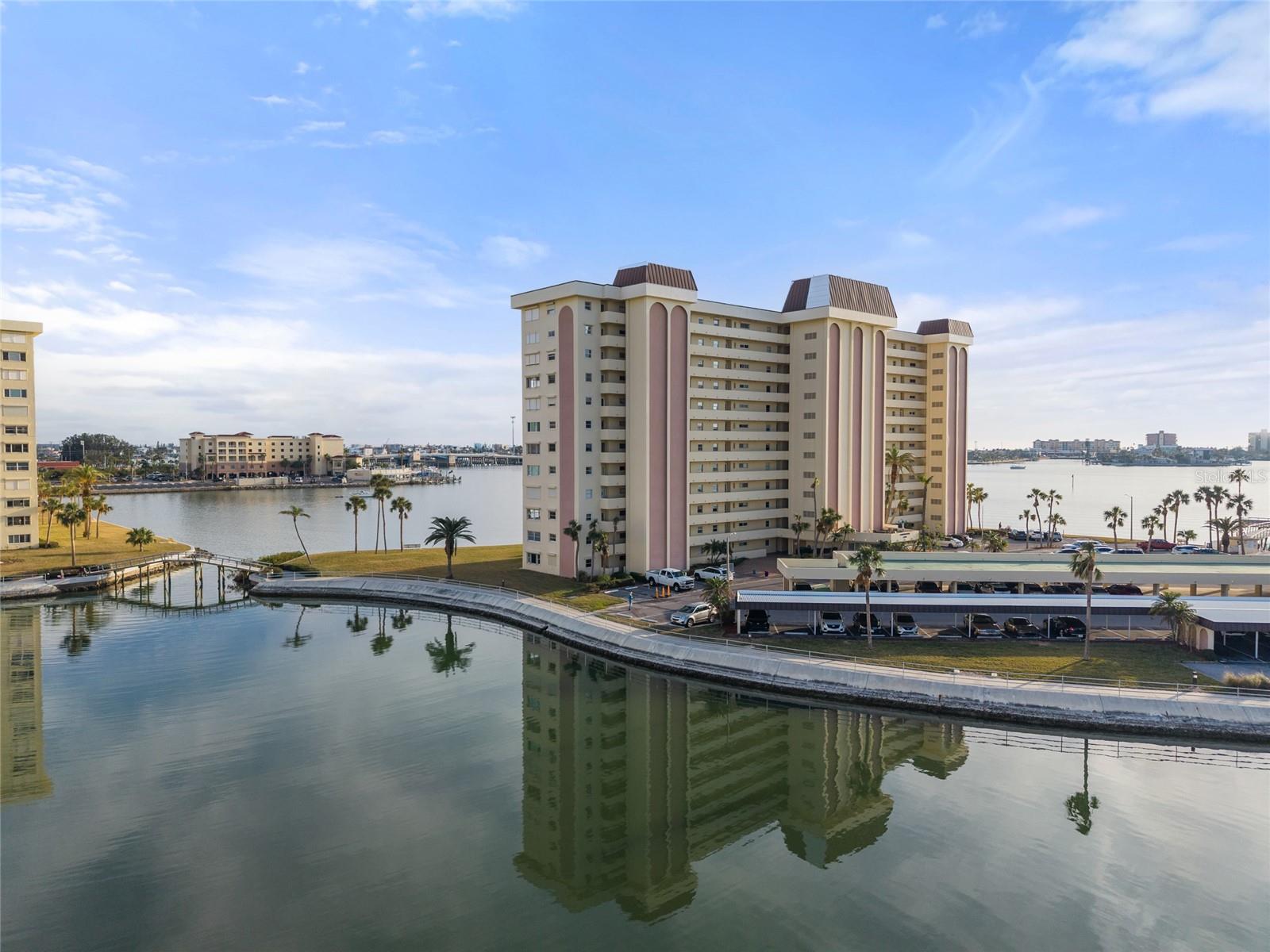 4775 COVE CIR #202, ST PETERSBURG, FL, 33708