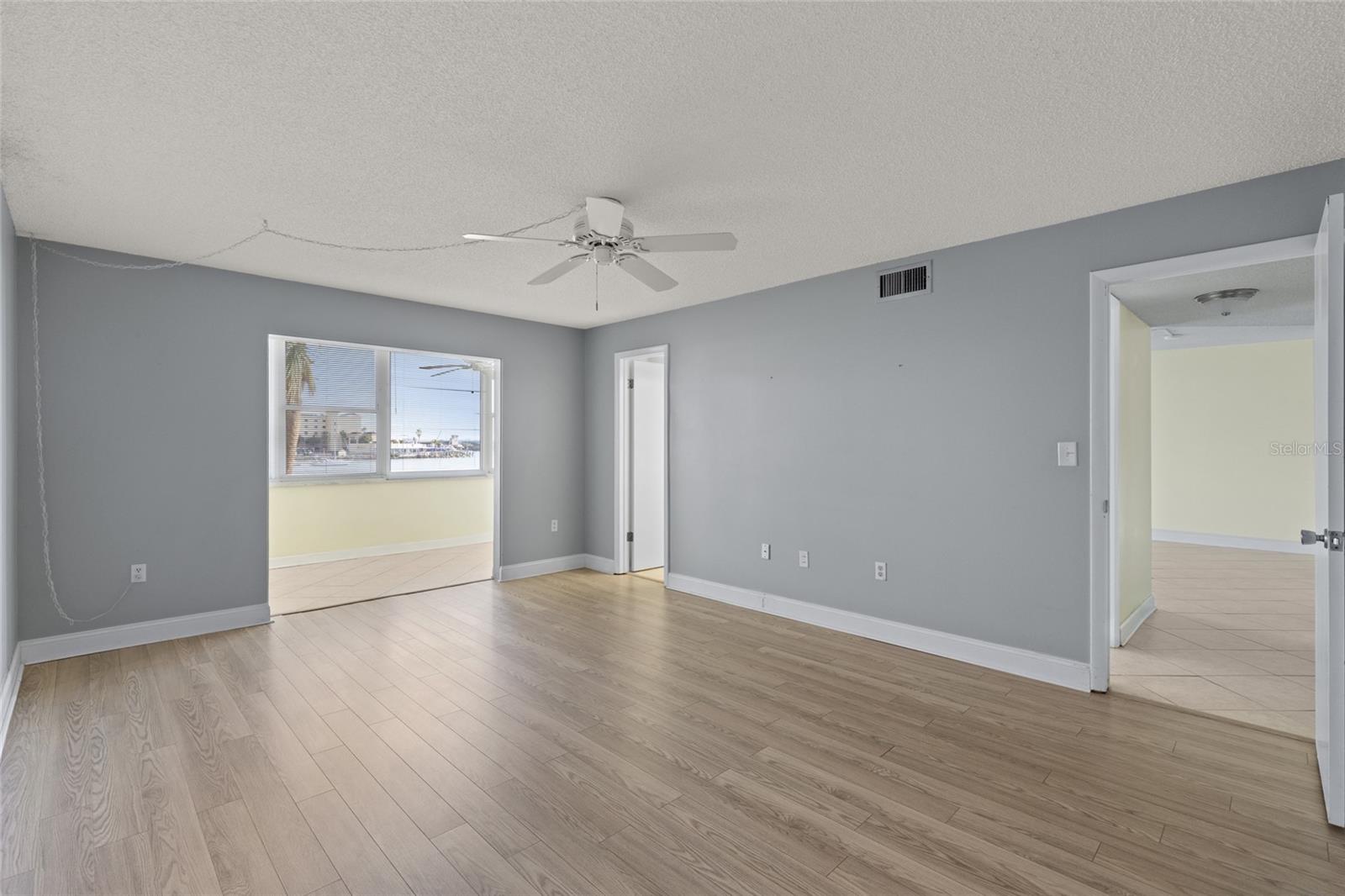 4775 COVE CIR #202, ST PETERSBURG, FL, 33708