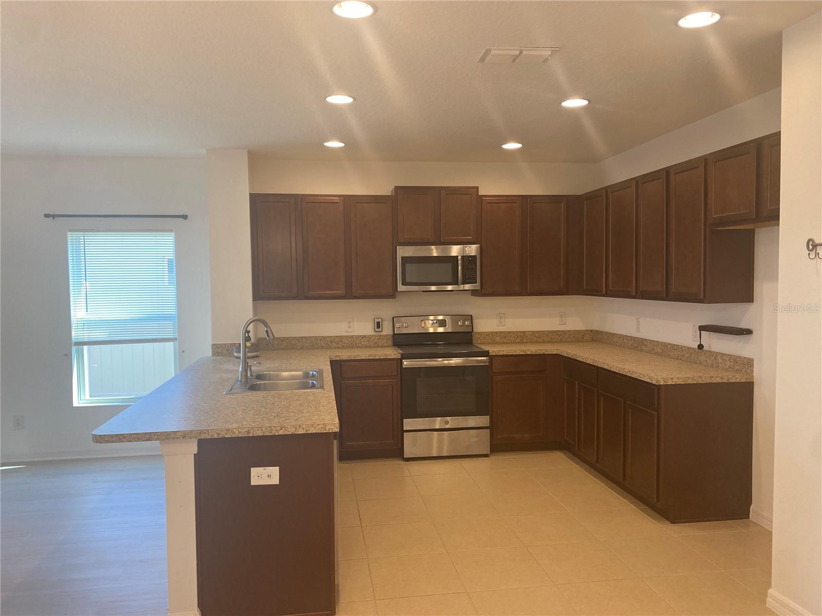 4653 MARCOS CIR, KISSIMMEE, FL, 34758