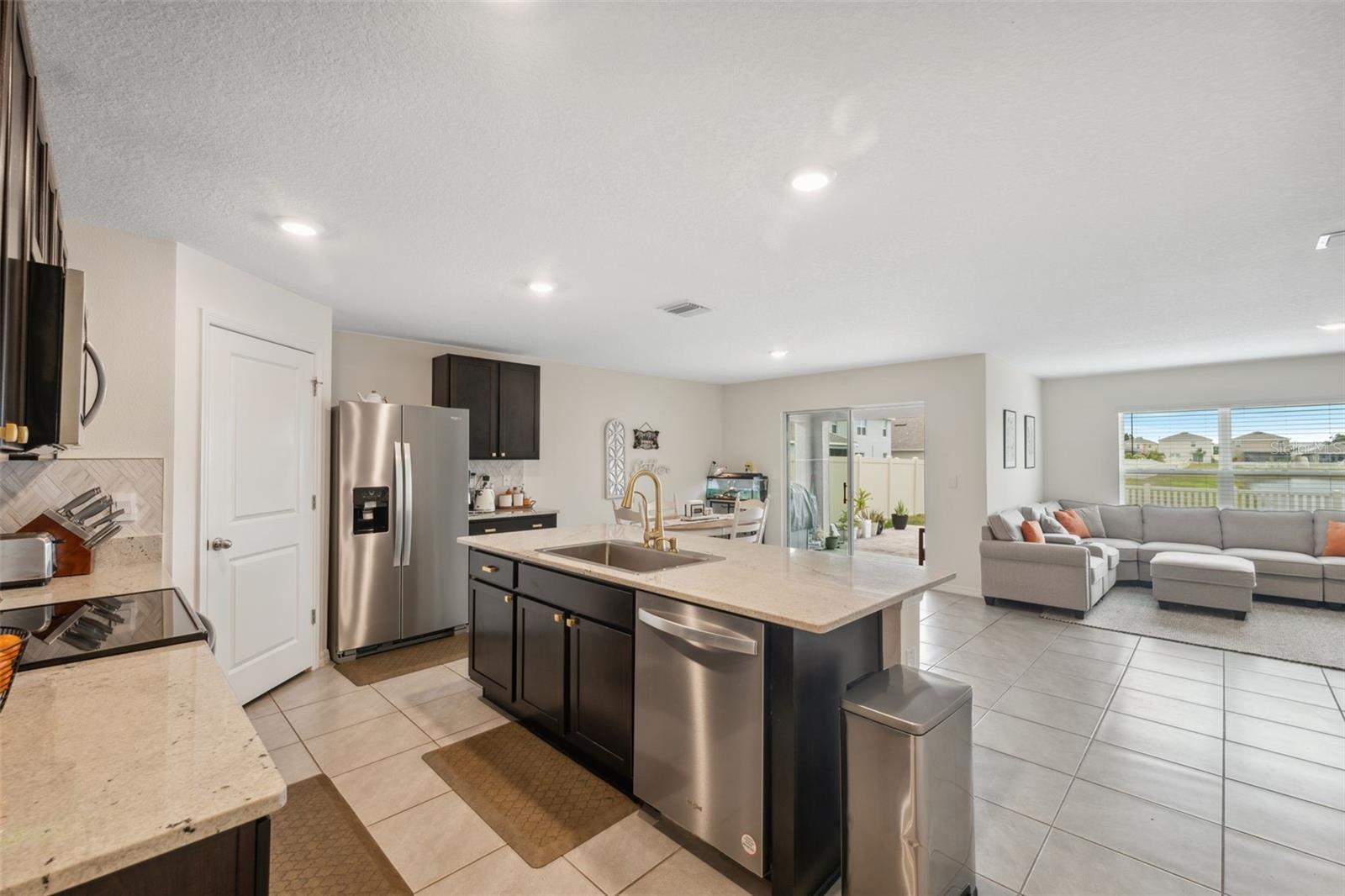 2812 GUMBO LIMBO DR, WIMAUMA, FL, 33598