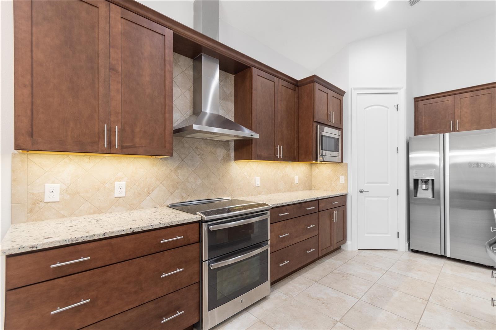 5312 MEADOW HILL LOOP, LADY LAKE, FL, 32159