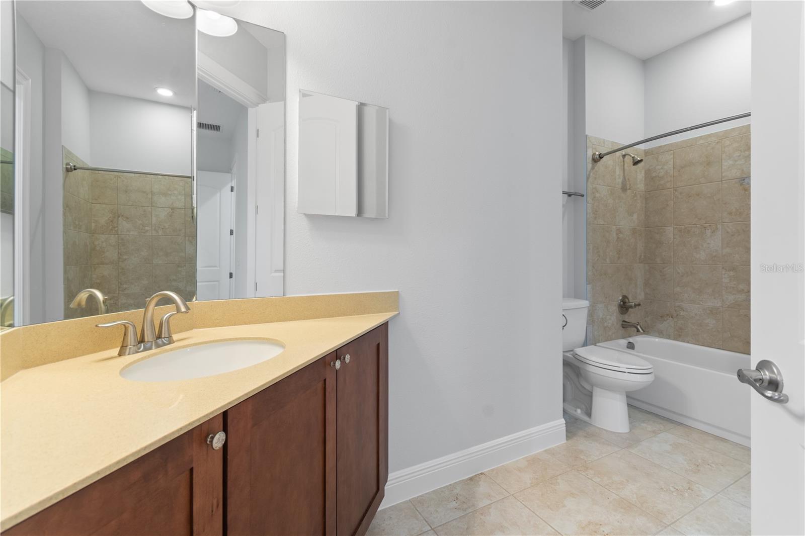 5312 MEADOW HILL LOOP, LADY LAKE, FL, 32159