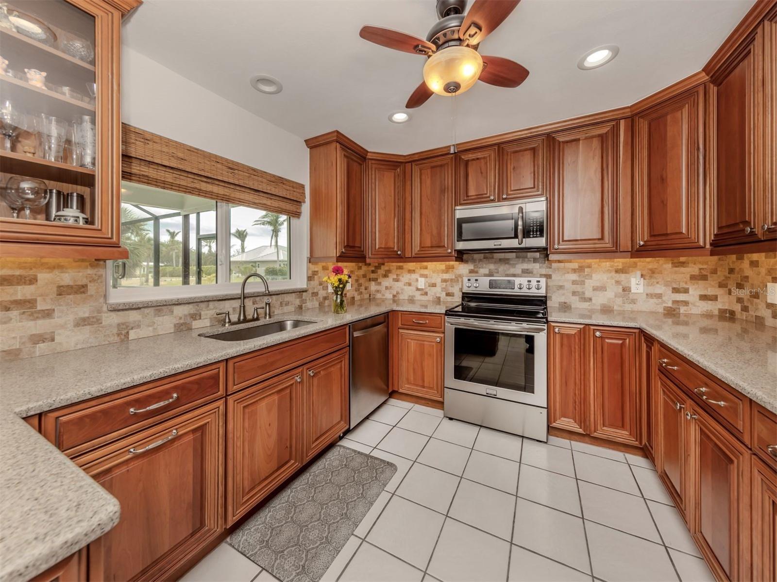505 S SHORE DR, OSPREY, FL, 34229