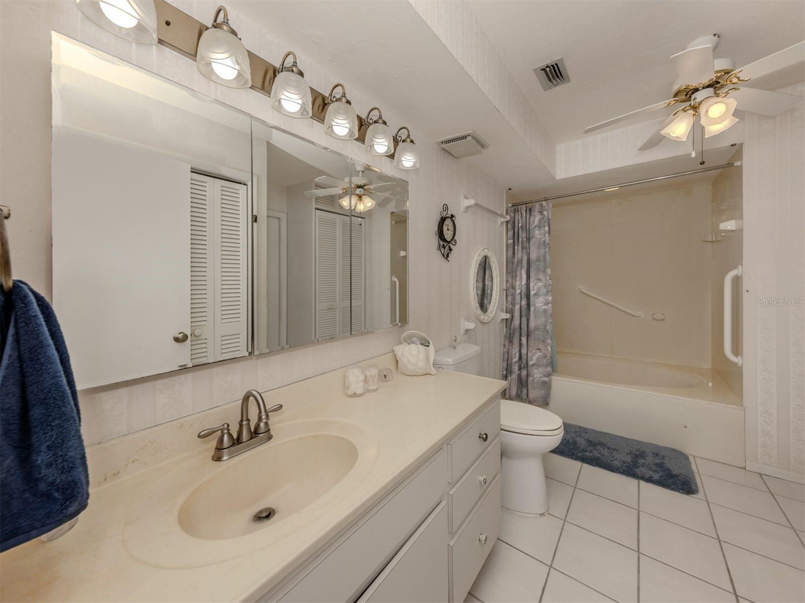 505 S SHORE DR, OSPREY, FL, 34229