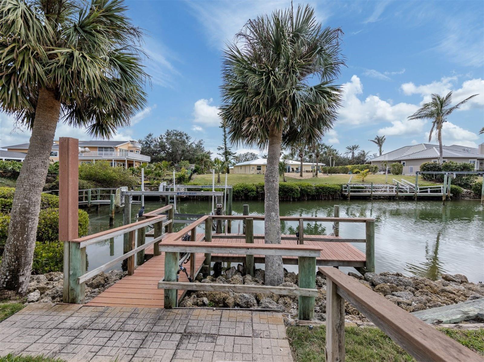 505 S SHORE DR, OSPREY, FL, 34229