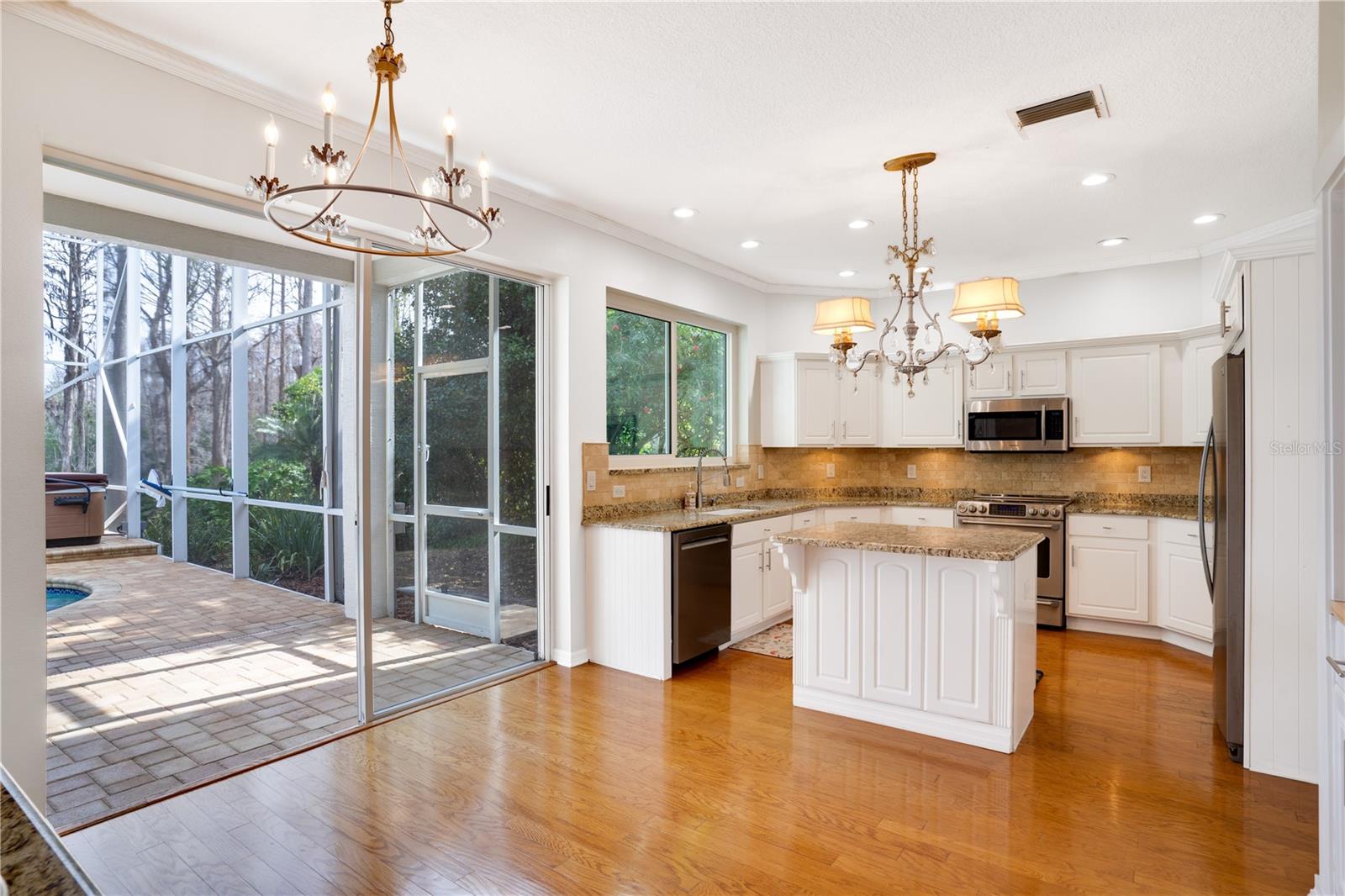 18809 CHAVILLE RD, LUTZ, FL, 33558