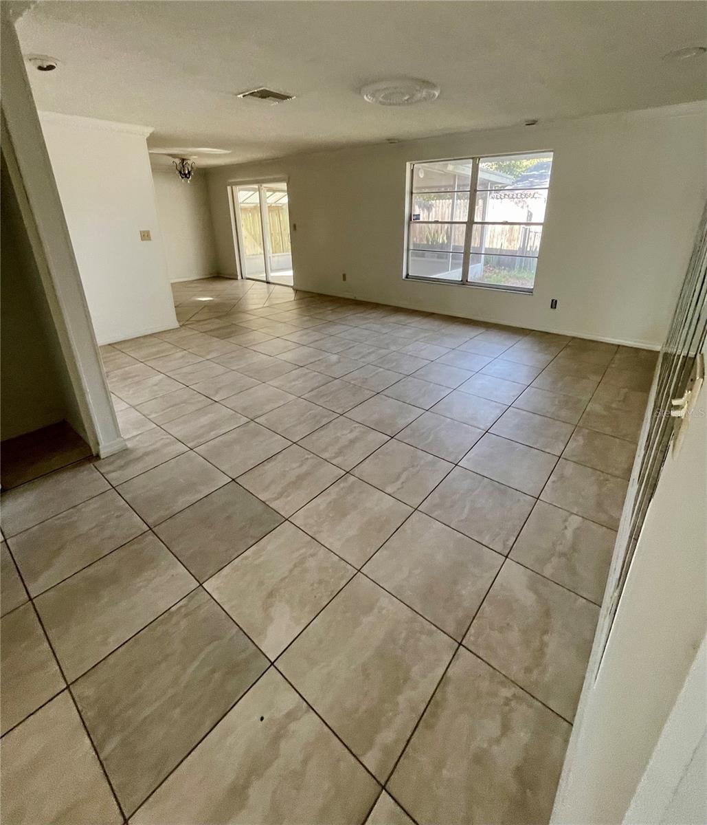 4814 NORTHDALE BLVD, TAMPA, FL, 33624