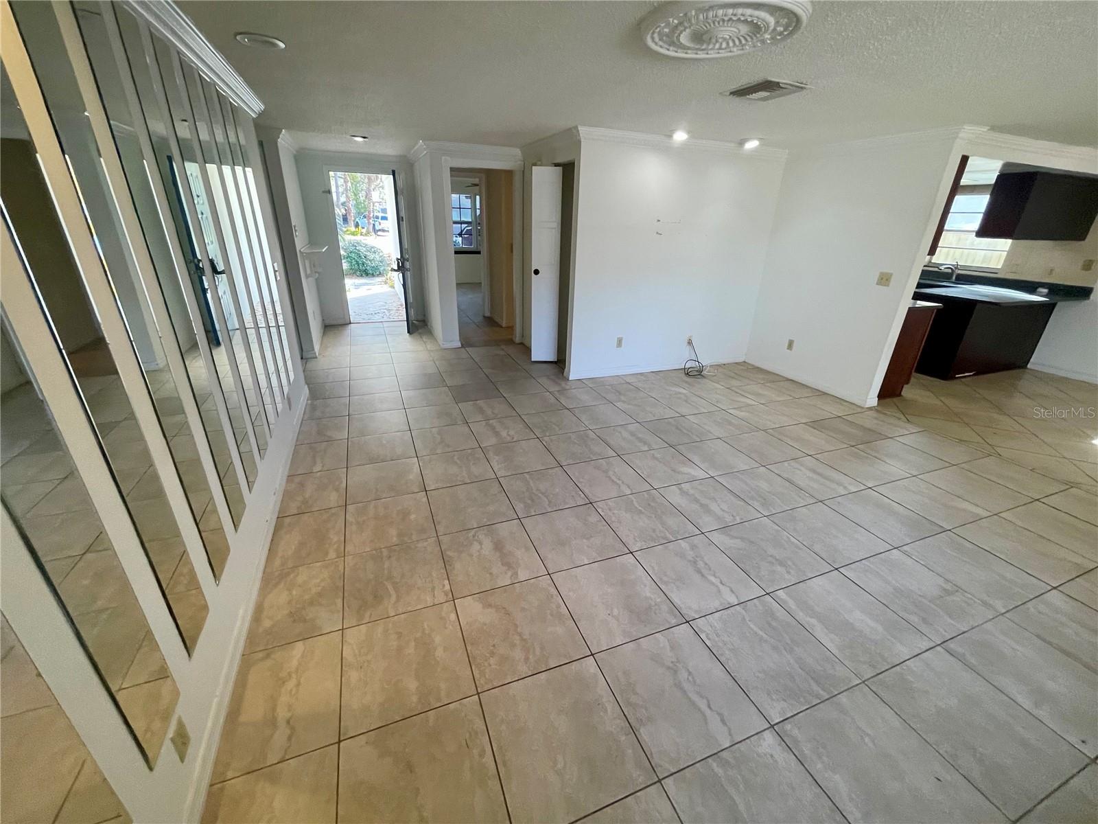 4814 NORTHDALE BLVD, TAMPA, FL, 33624
