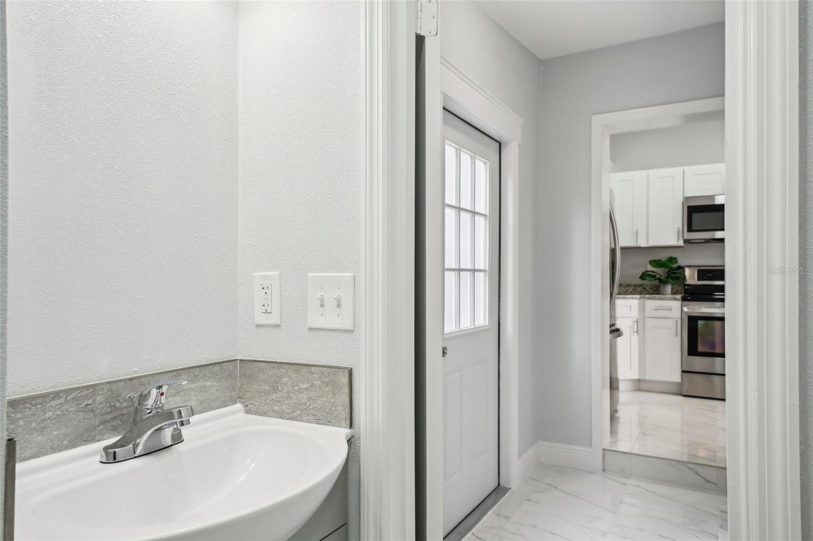 2503 W CRAWFORD ST, TAMPA, FL, 33614