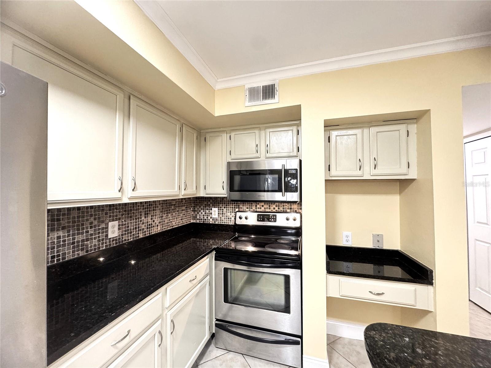 498 N PIN OAK PL #104, LONGWOOD, FL, 32779