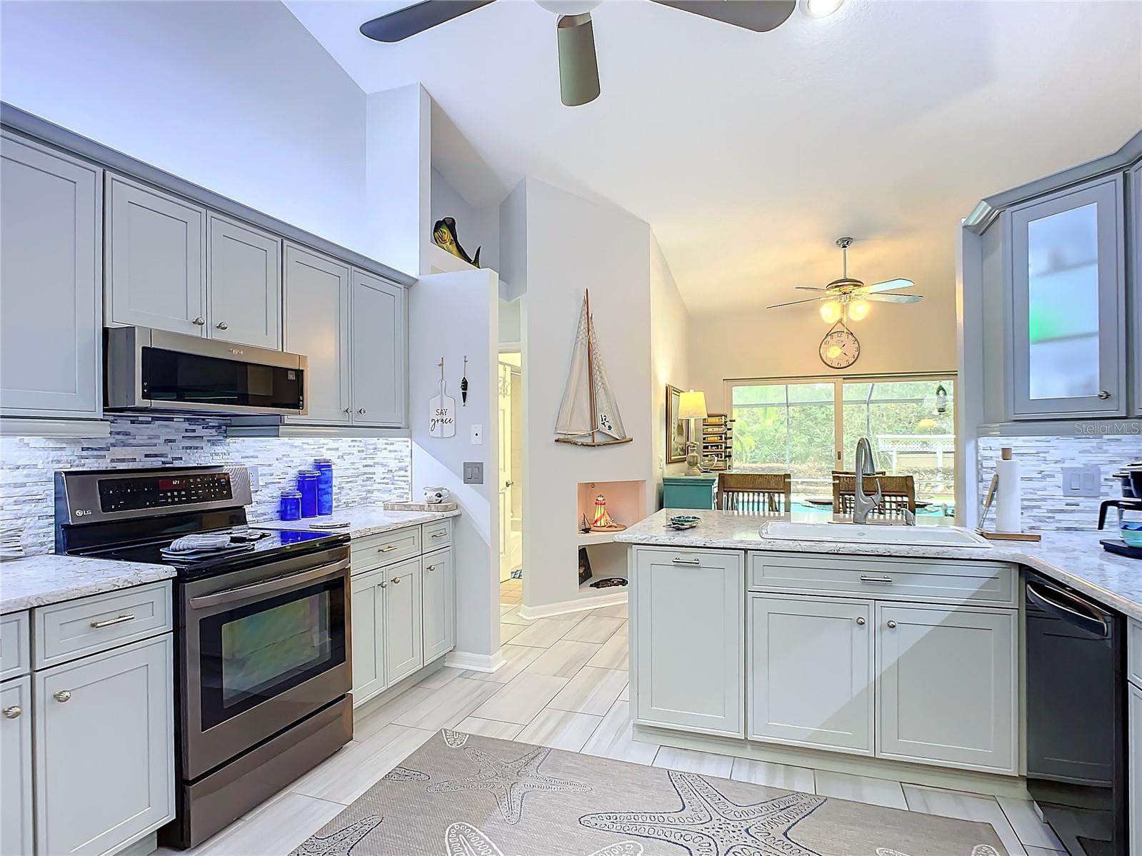 11430 LAKE EUSTIS DR, LEESBURG, FL, 34788
