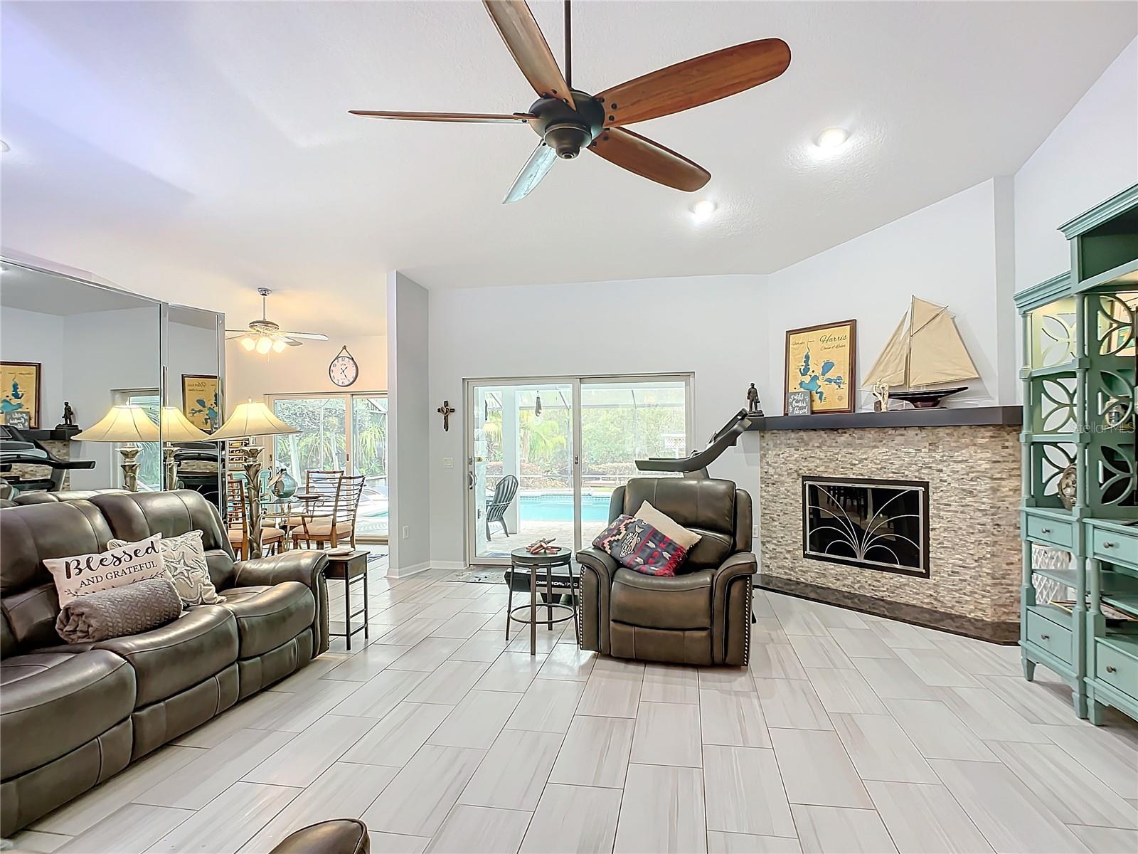 11430 LAKE EUSTIS DR, LEESBURG, FL, 34788