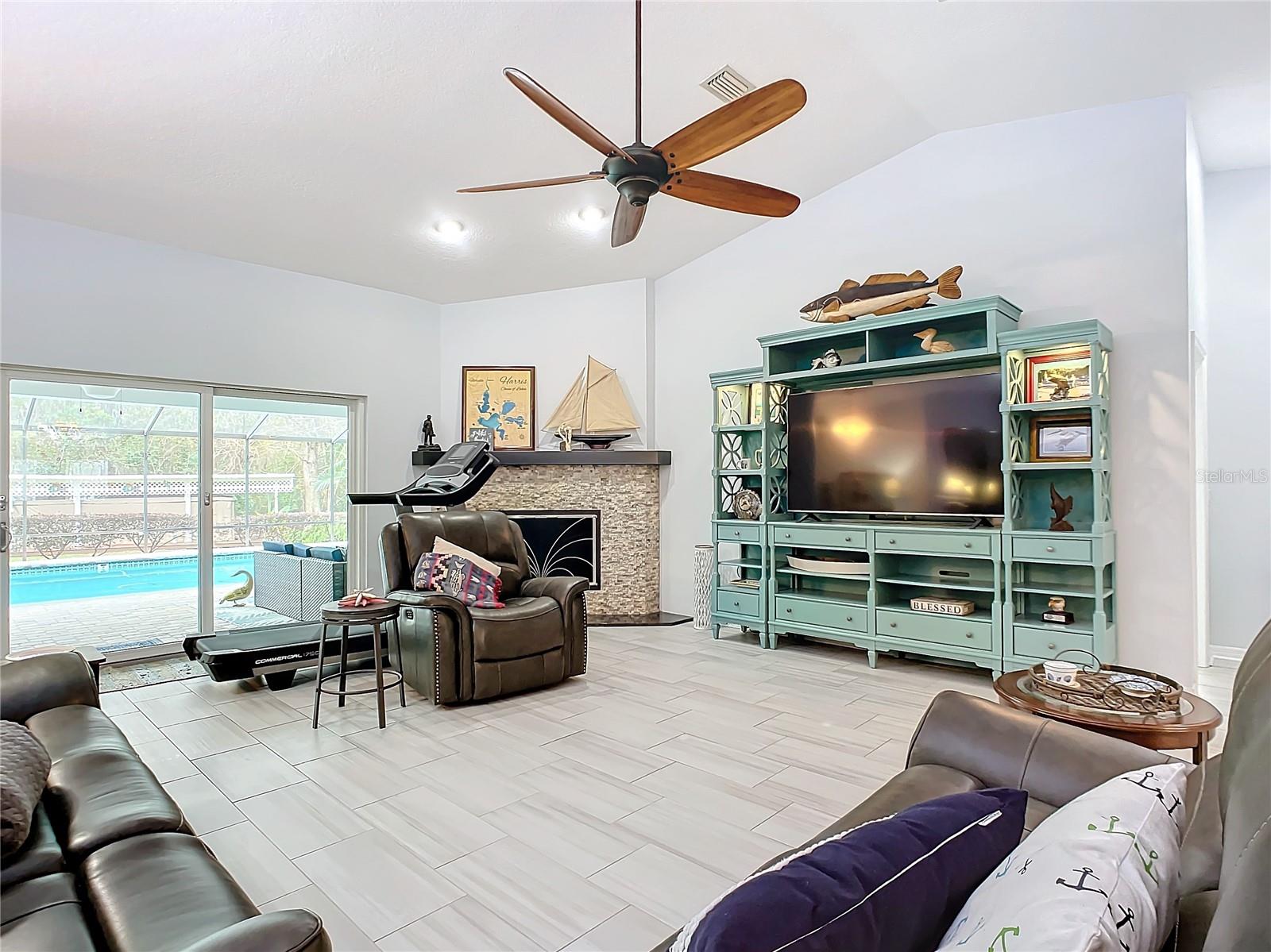 11430 LAKE EUSTIS DR, LEESBURG, FL, 34788