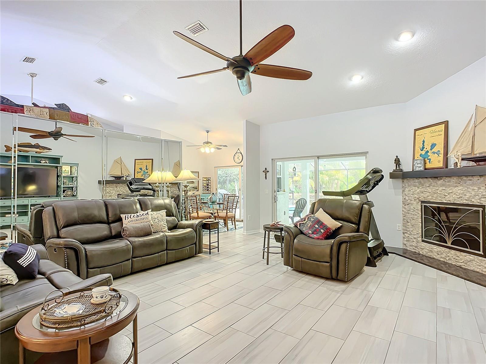 11430 LAKE EUSTIS DR, LEESBURG, FL, 34788