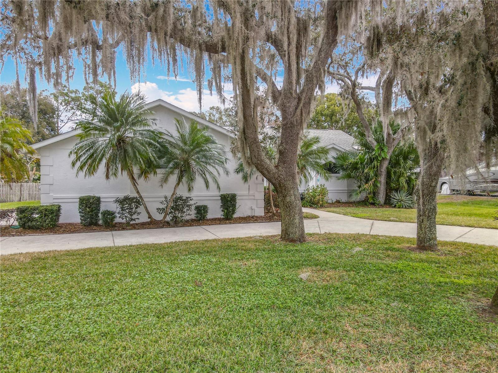 11430 LAKE EUSTIS DR, LEESBURG, FL, 34788
