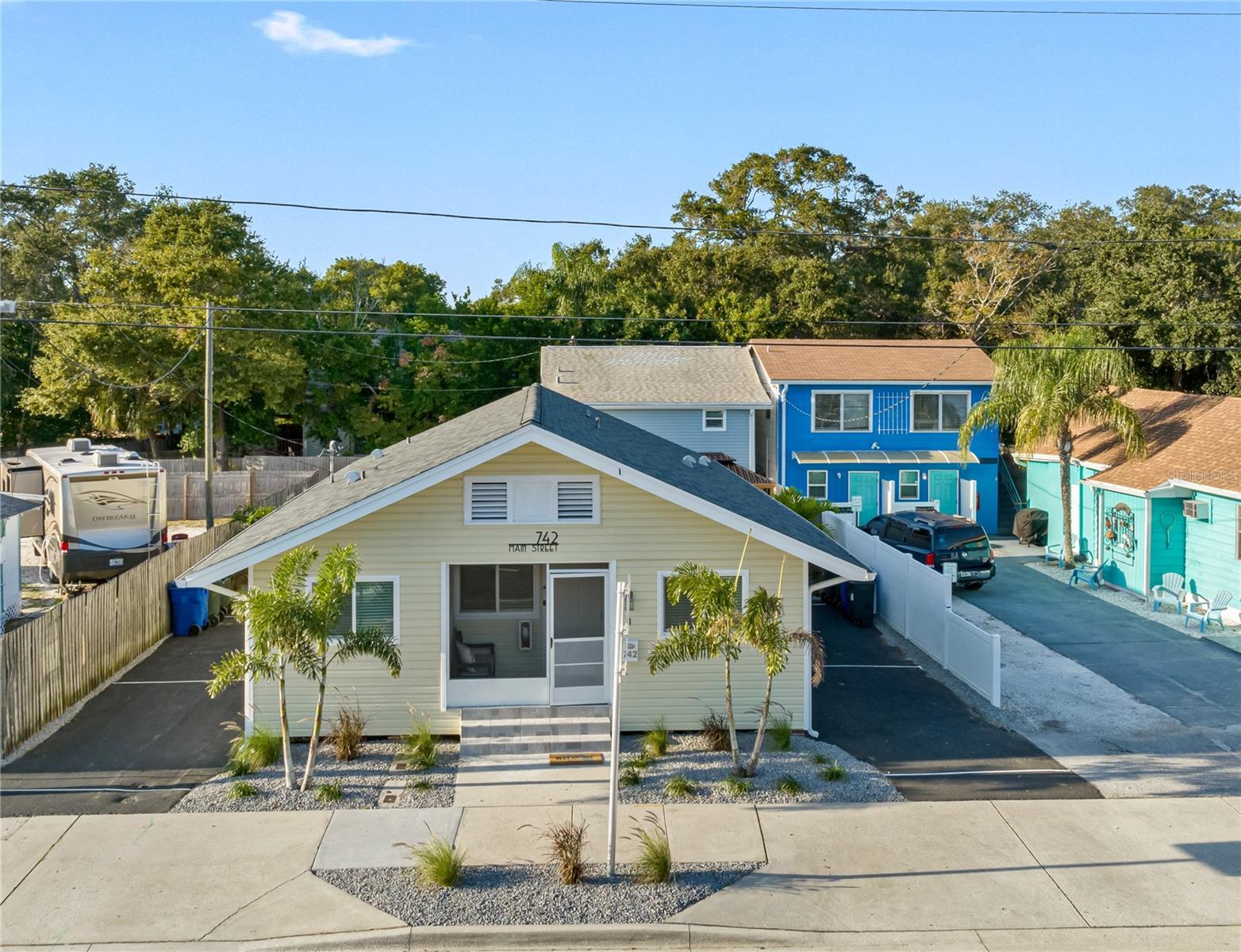 742 MAIN ST, DUNEDIN, FL, 34698