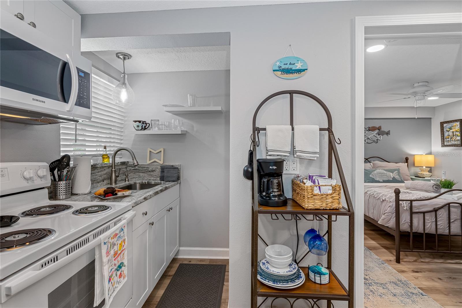 742 MAIN ST, DUNEDIN, FL, 34698