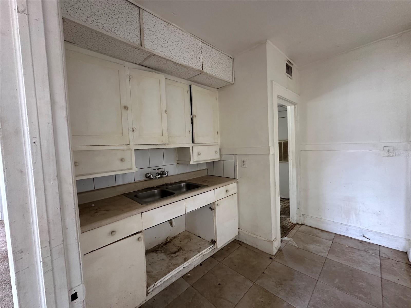1311 11TH AVE S, ST PETERSBURG, FL, 33705