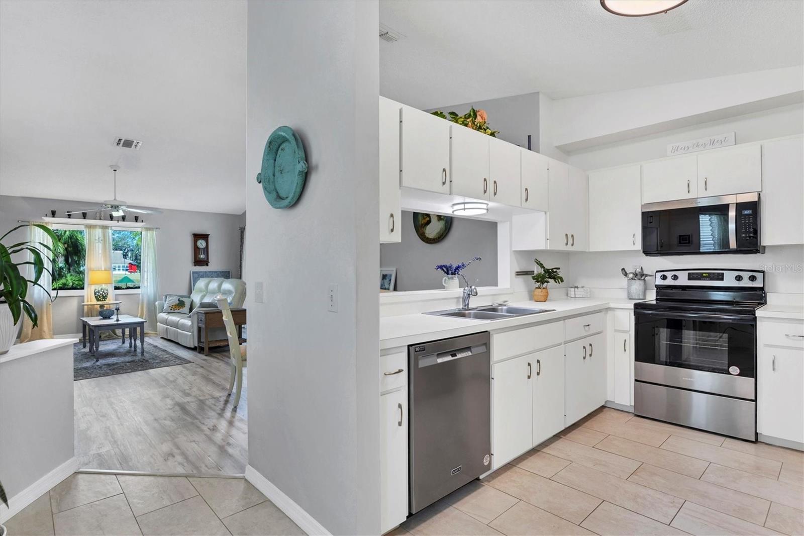 5828 GARDEN LAKES DR, BRADENTON, FL, 34203